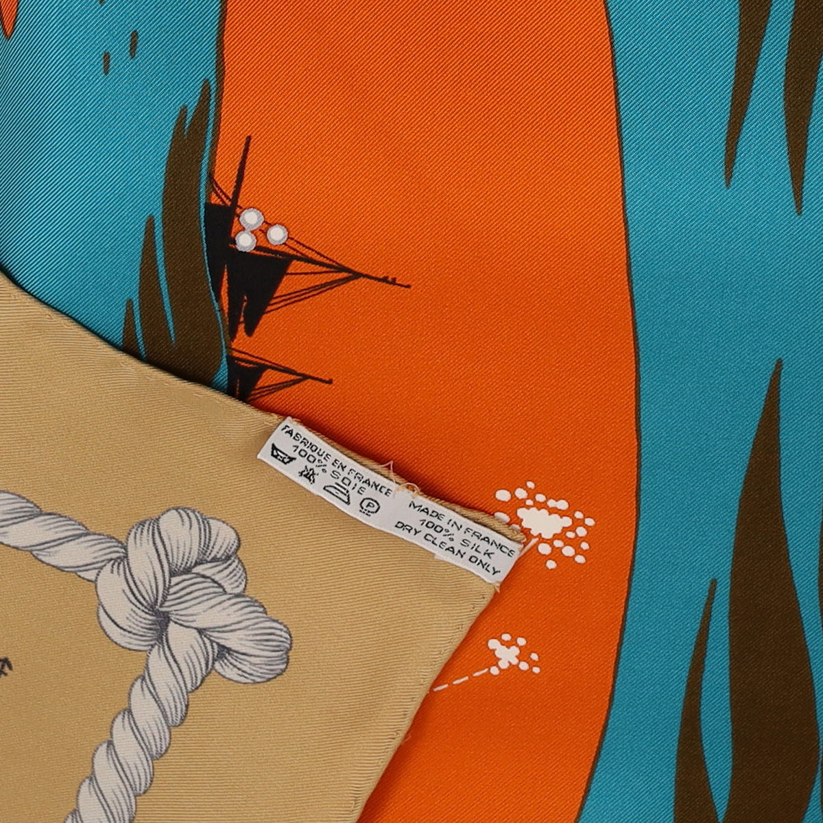 Boxed Hermès Feux de Route Apercus la Nuit en Mer Silk Scarf Quite Rare