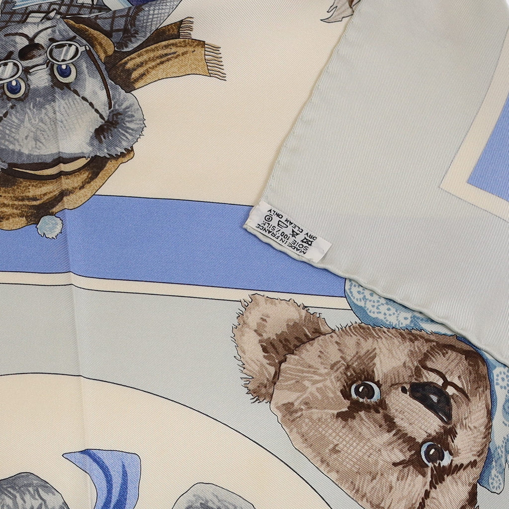 Pristine Boxed Hermès Confidents Descoeurs Silk Scarf