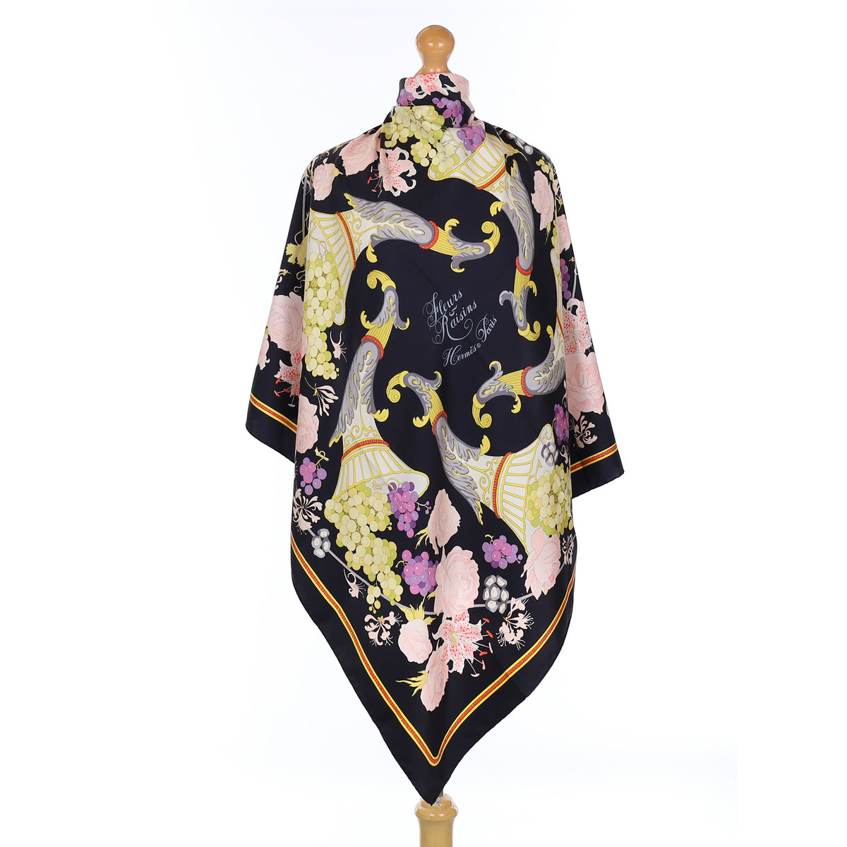 Hermès Fleurs Et Raisins Silk Scarf