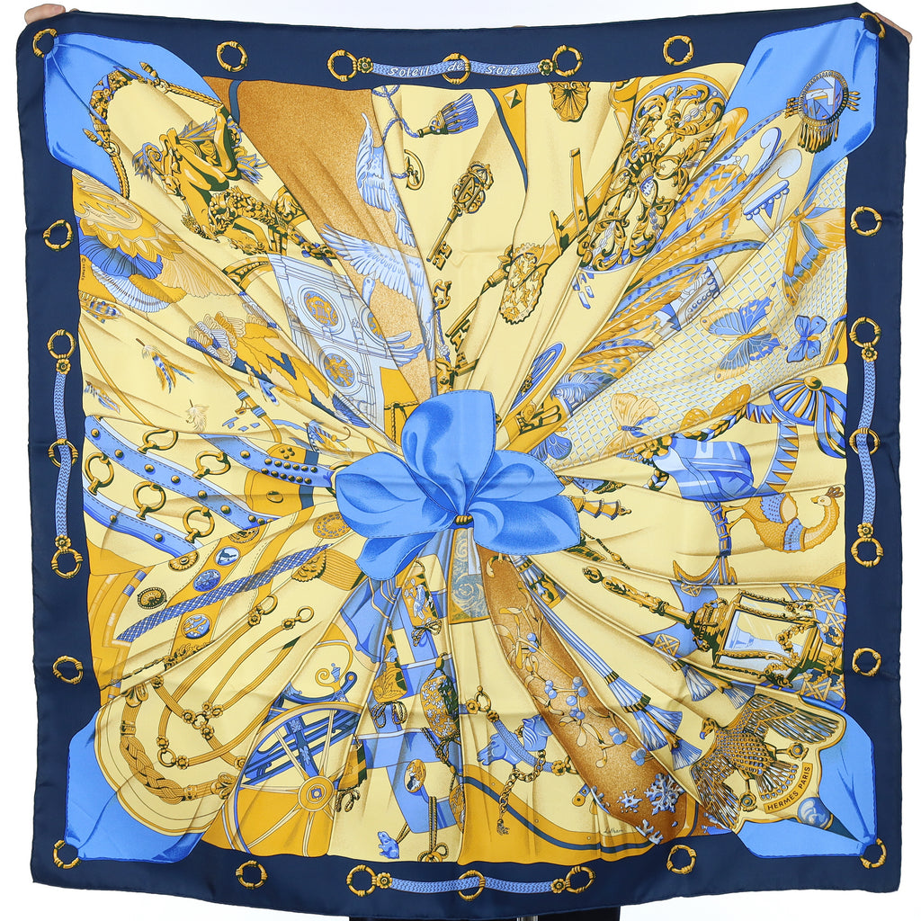 Pristine Boxed Hermès Soleil de Soie Vintage Silk Scarf