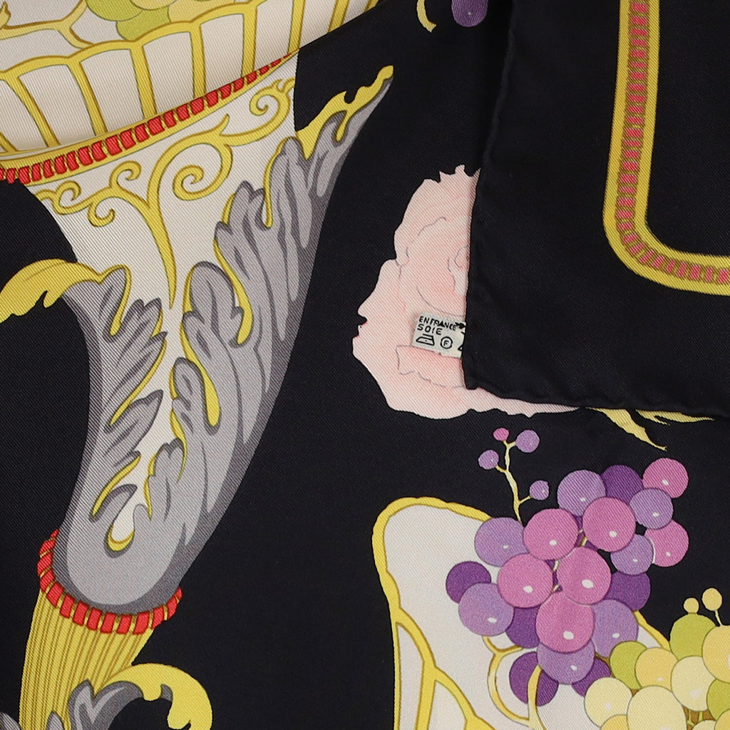 Hermès Fleurs Et Raisins Silk Scarf