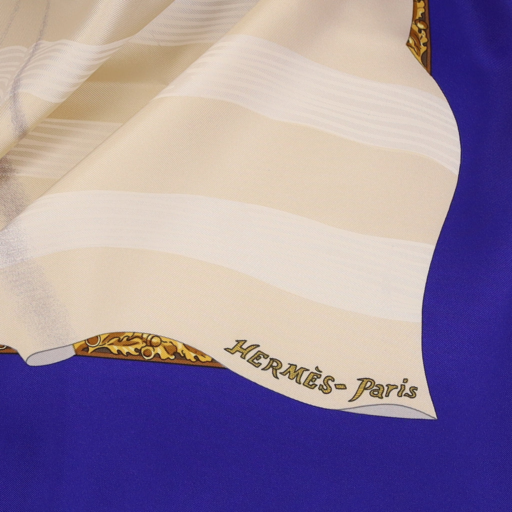 Pristine Boxed Hermès Souvenirs de Paris Silk Scarf