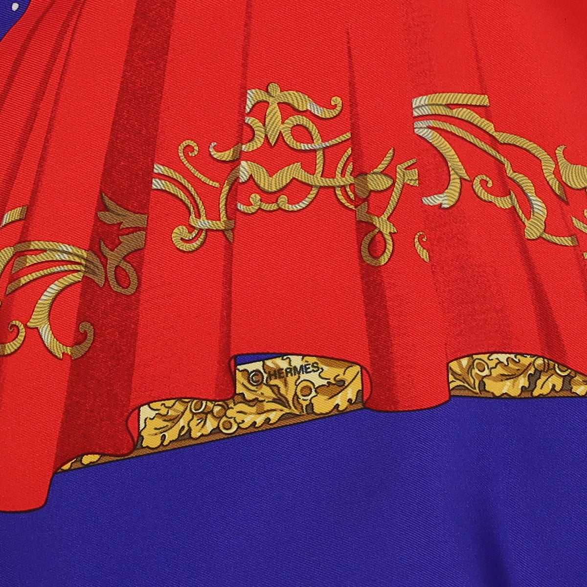 Pristine Boxed Hermès Souvenirs de Paris Silk Scarf