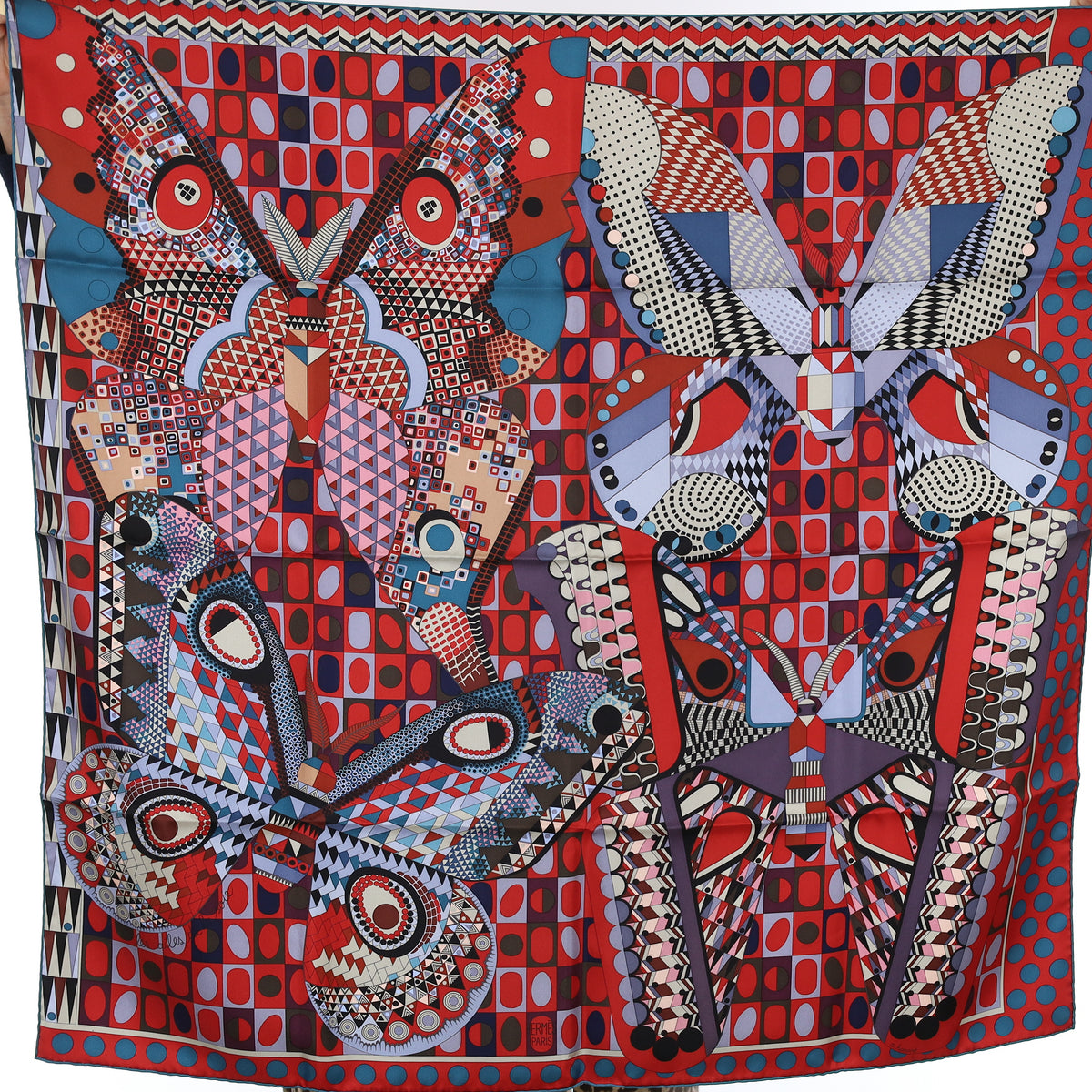 Brand New Boxed Hermès Les ailes de la soie Silk Scarf