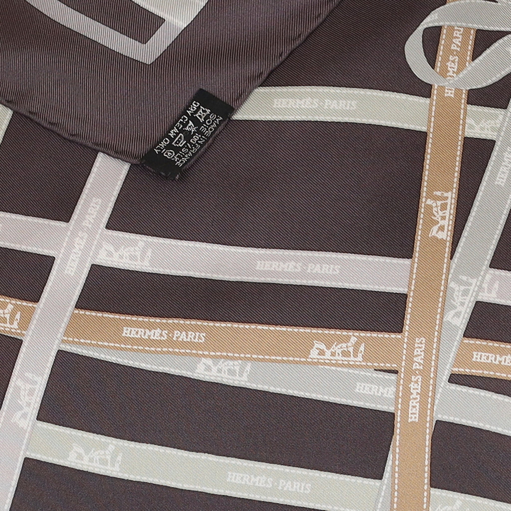 Pristine Hermès 42 Bolduc Vintage Silk Scarf