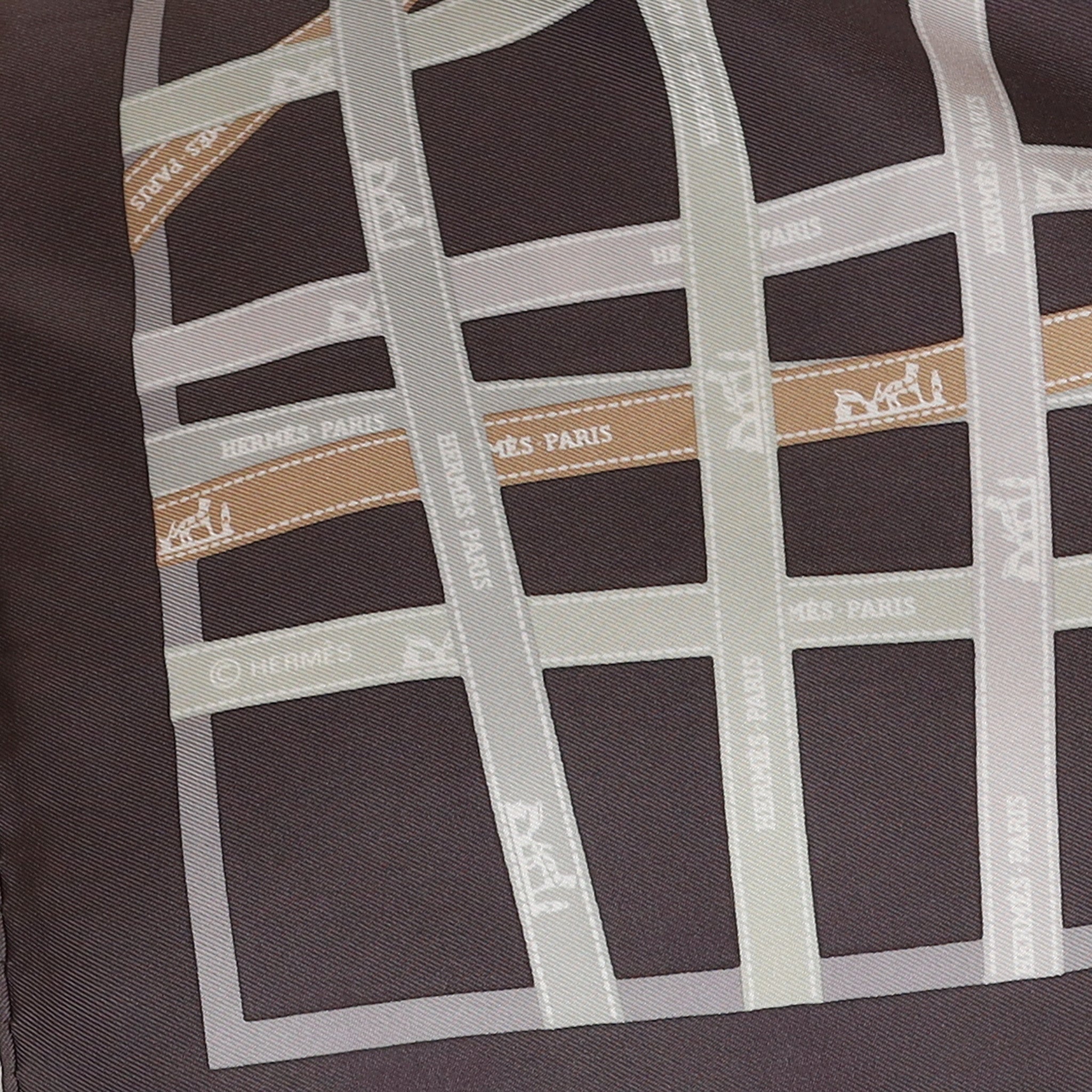 Pristine Hermès 42 Bolduc Vintage Silk Scarf