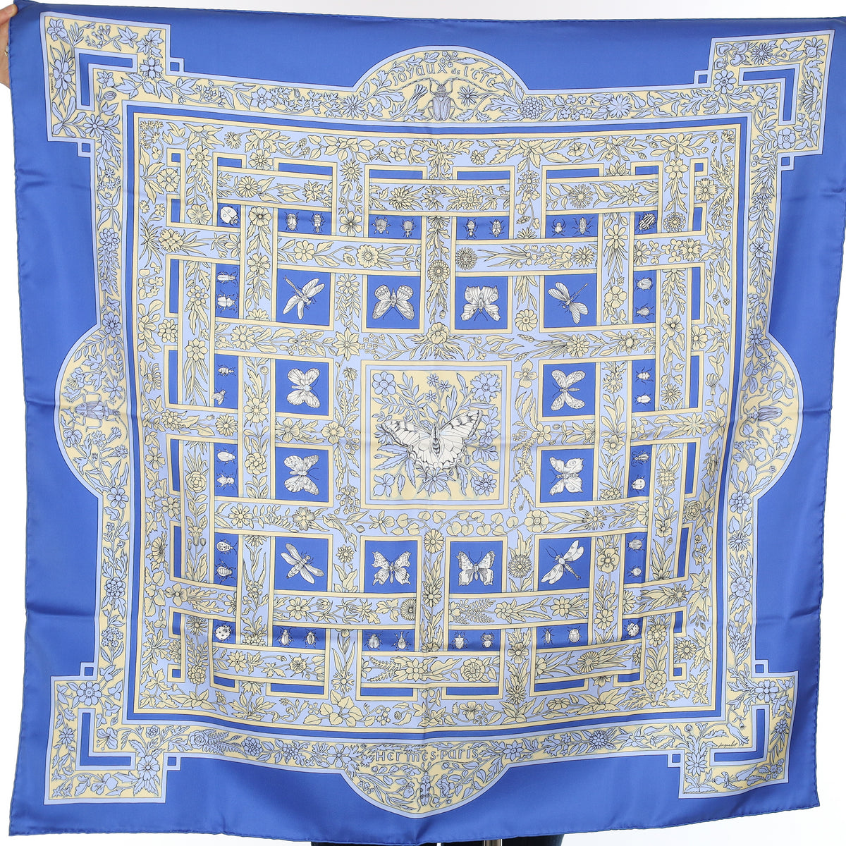 Pristine Boxed Hermès Joyaux L'été Silk Scarf