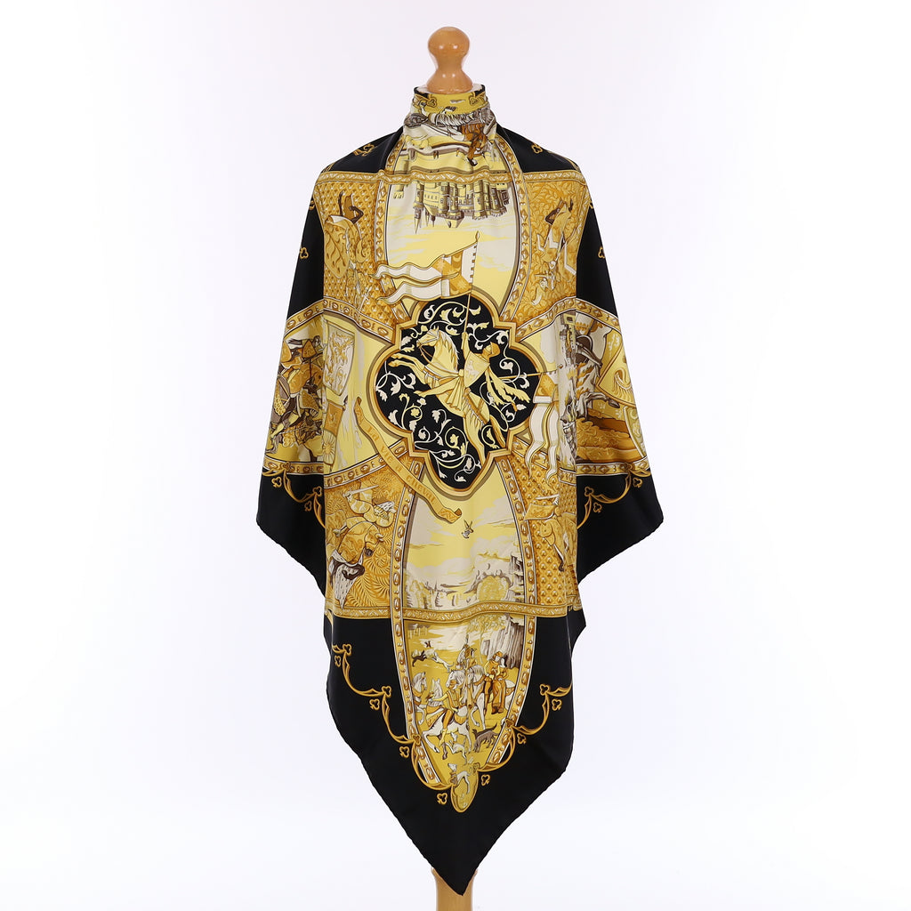 Pristine Boxed Hermès La Vie à Cheval Silk Scarf
