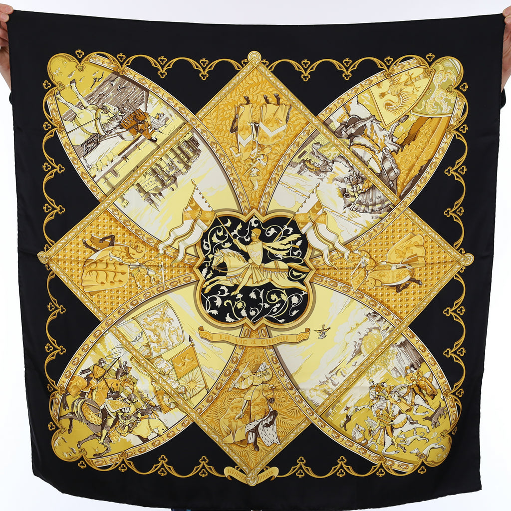 Pristine Boxed Hermès La Vie à Cheval Silk Scarf