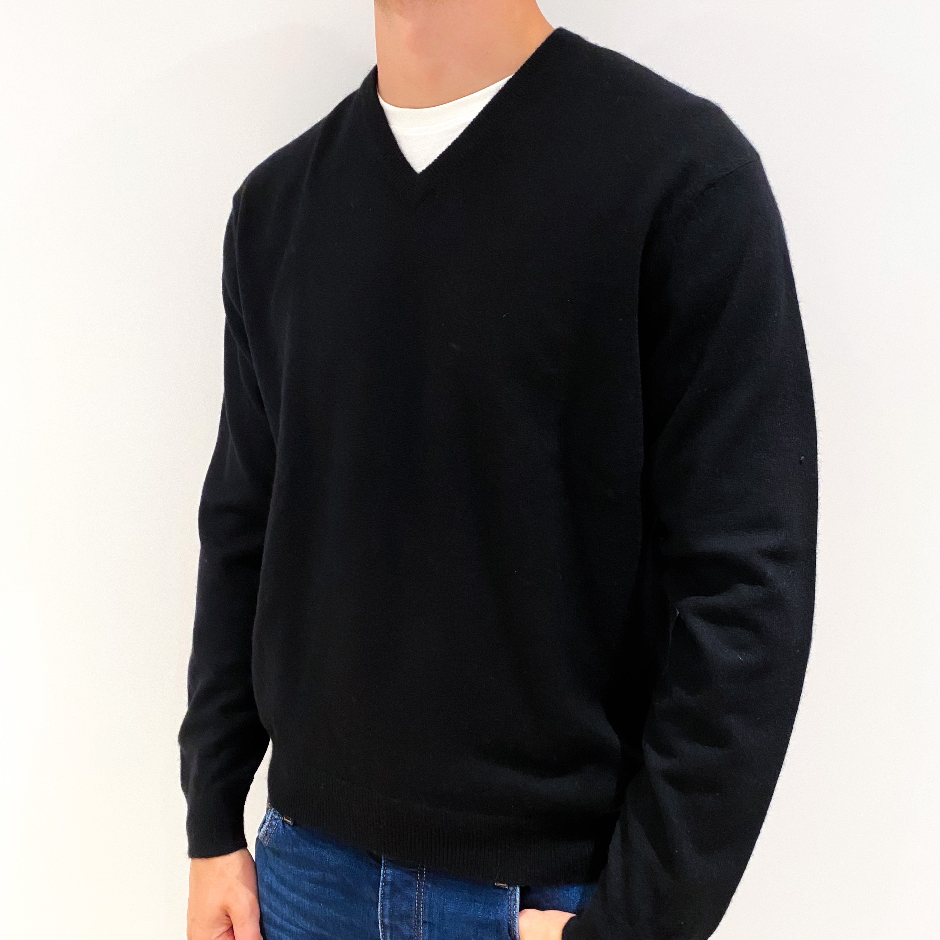 Men's Black Cashmere V-Neck Jumper Extra Large