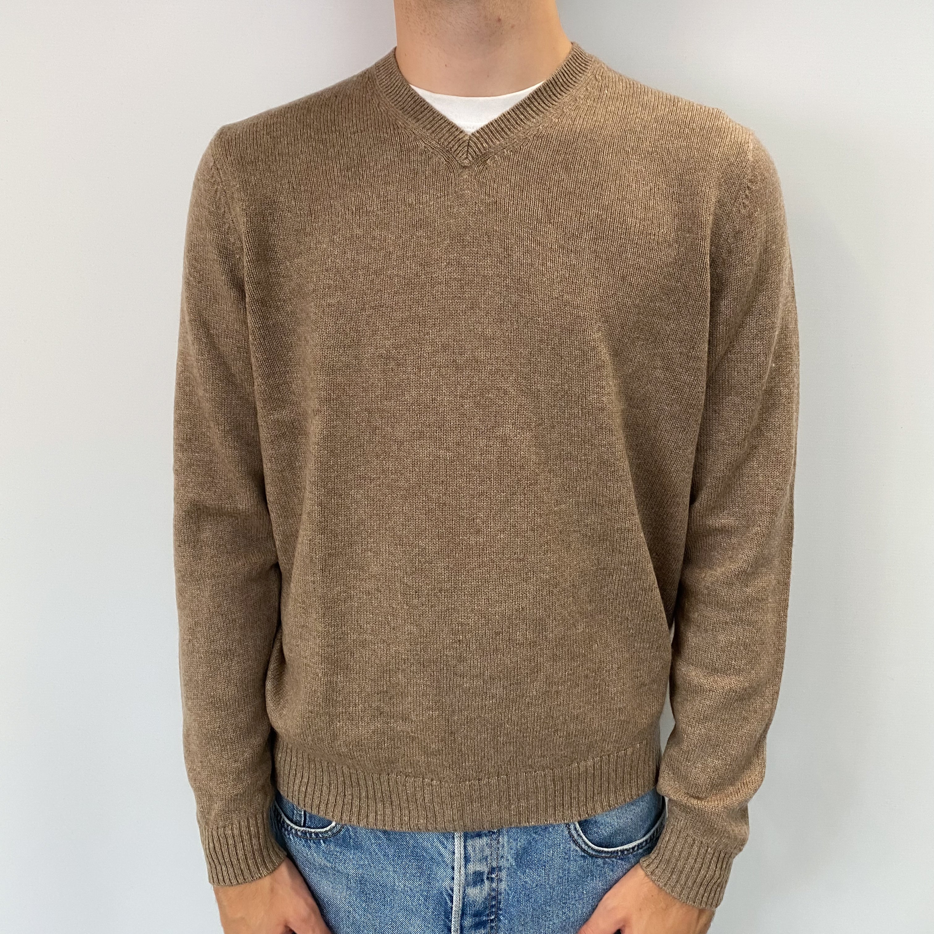 Men's Fudge Brown Cashmere V Neck Jumper Large