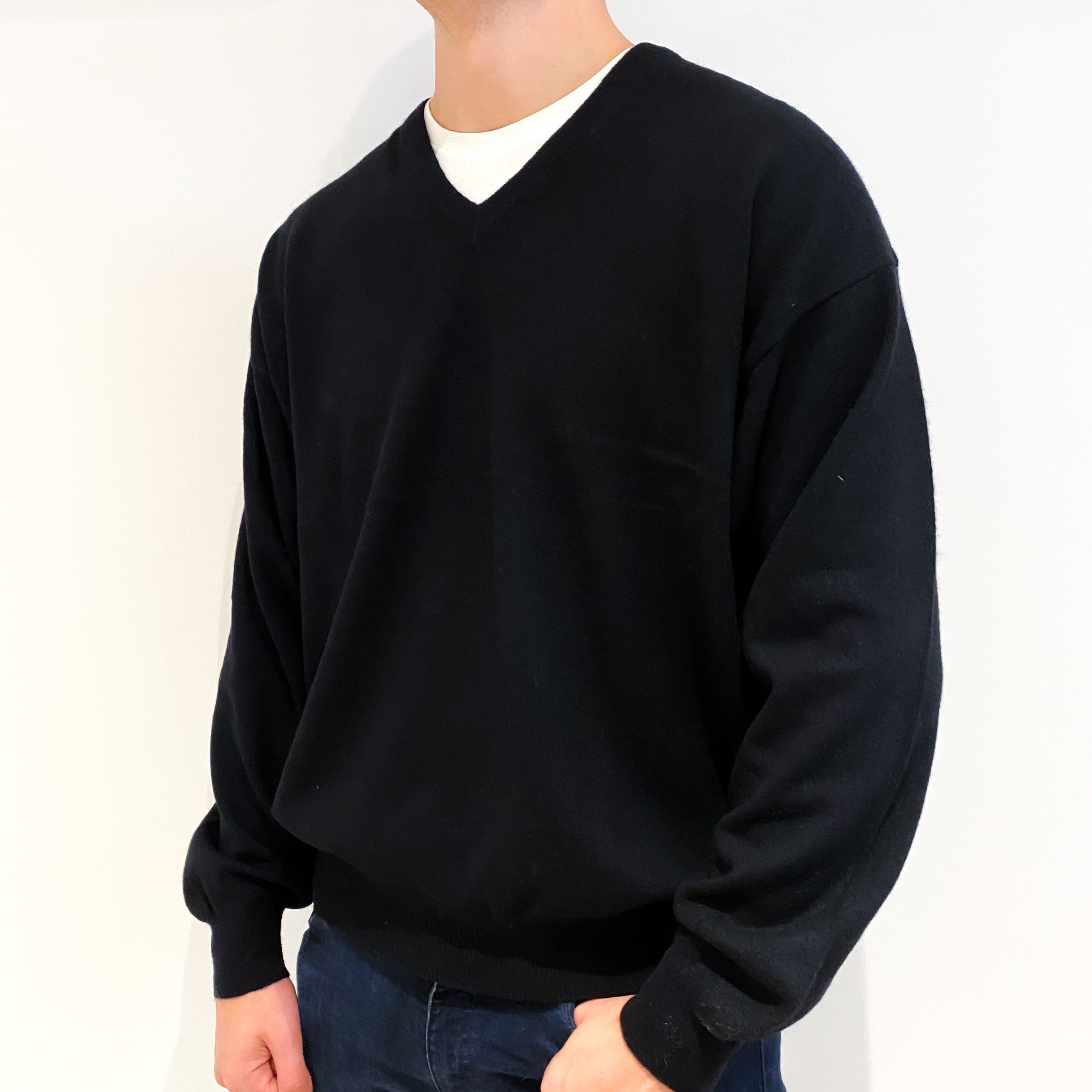 Men's Black Cashmere V-Neck Jumper Extra Extra Large