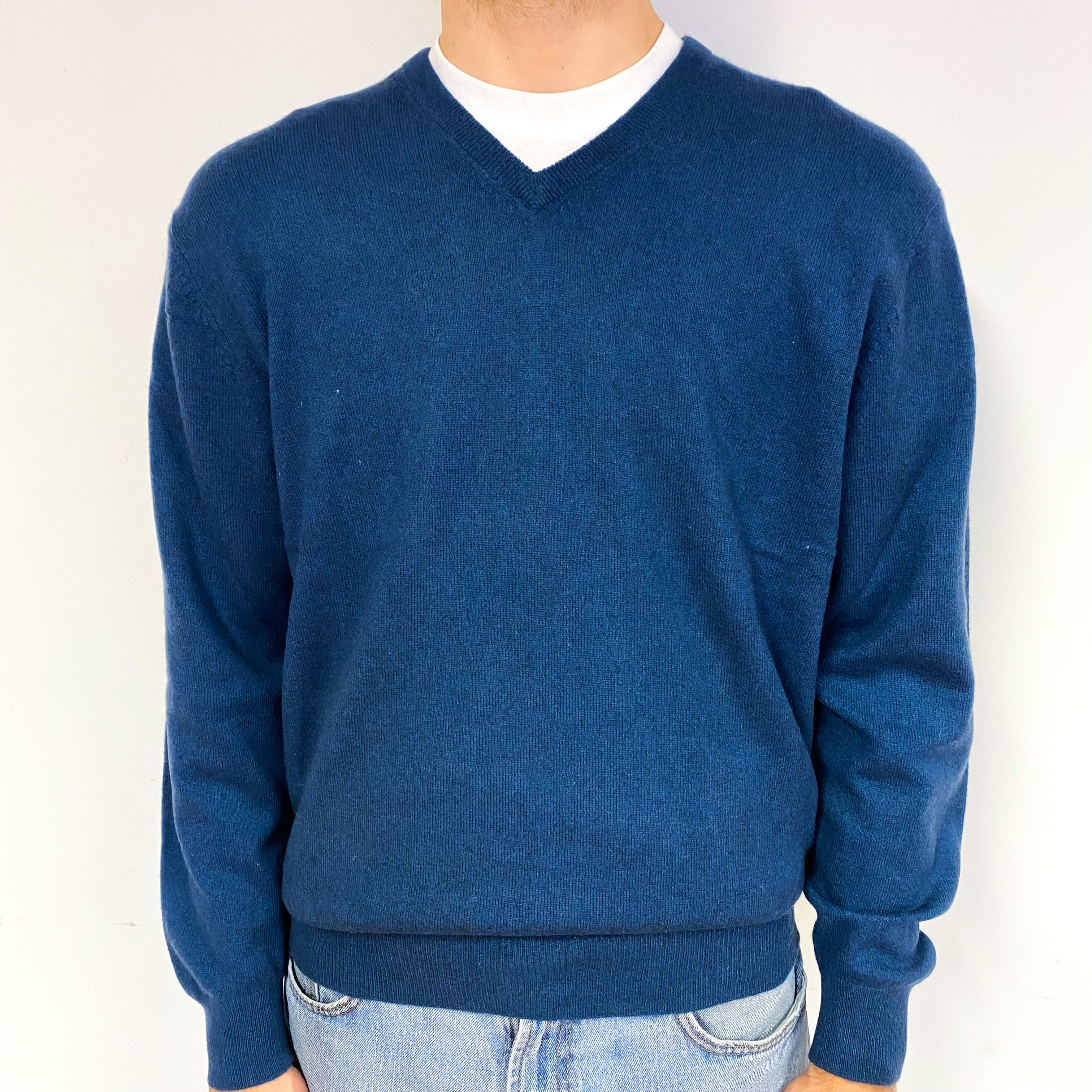 Men's Deep Ocean Blue Cashmere V-Neck Jumper Large