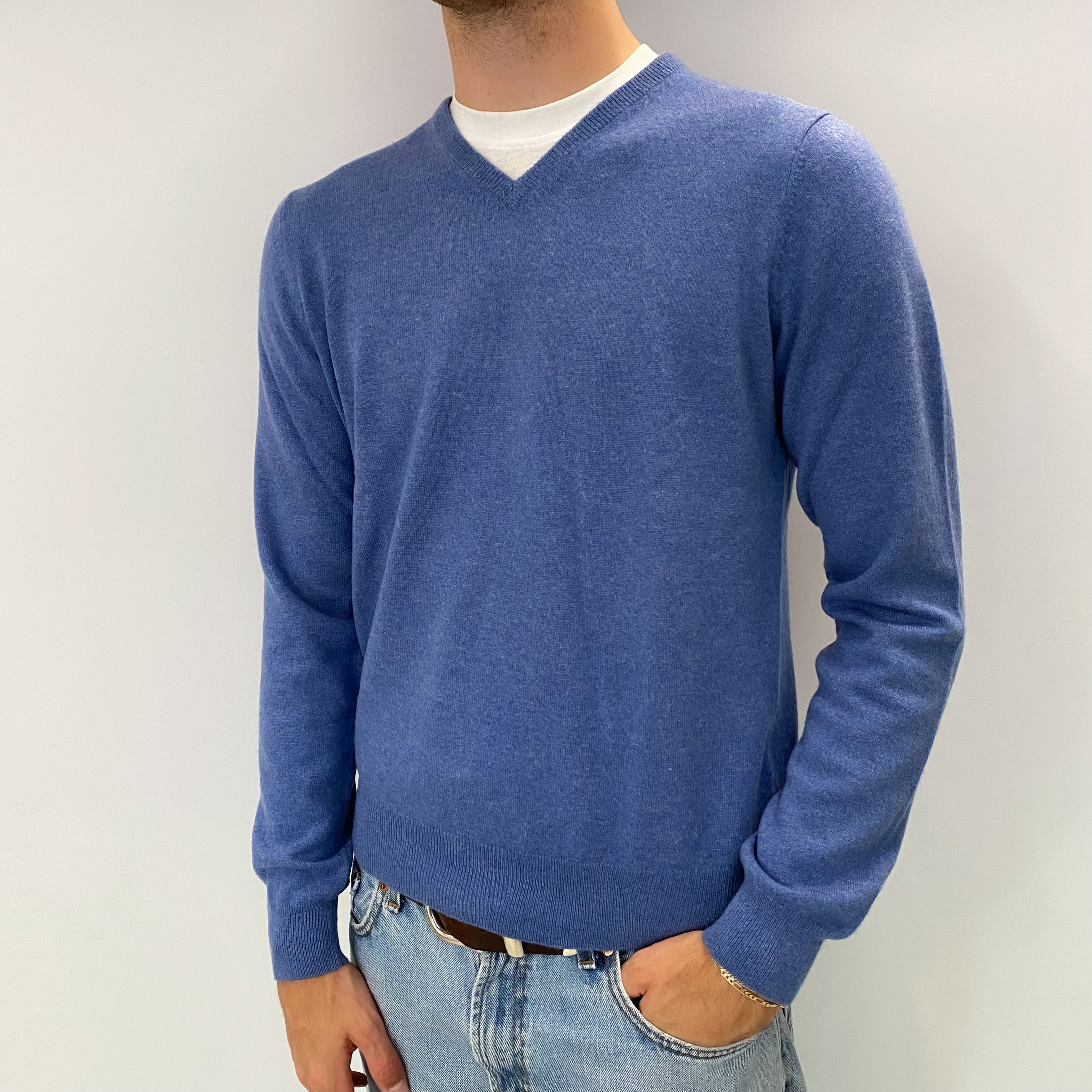 Men's Tanzanite Blue Cashmere V Neck Jumper Medium
