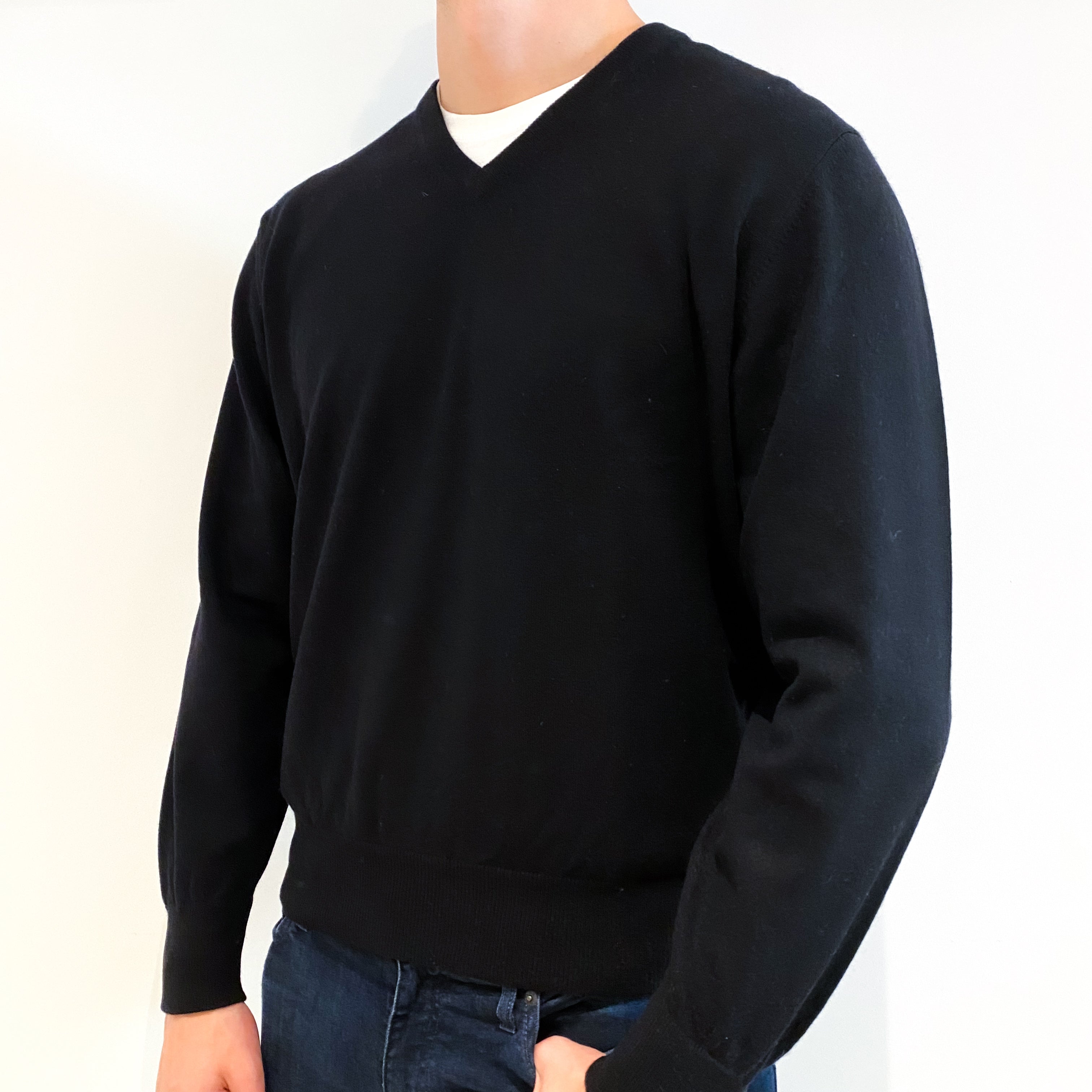 Men's Black Cashmere V-Neck Jumper Extra Large