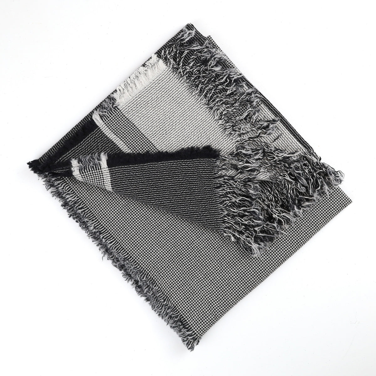 Brand New Begg & Co Black and White Dogtooth Cashmere Woven Wrap