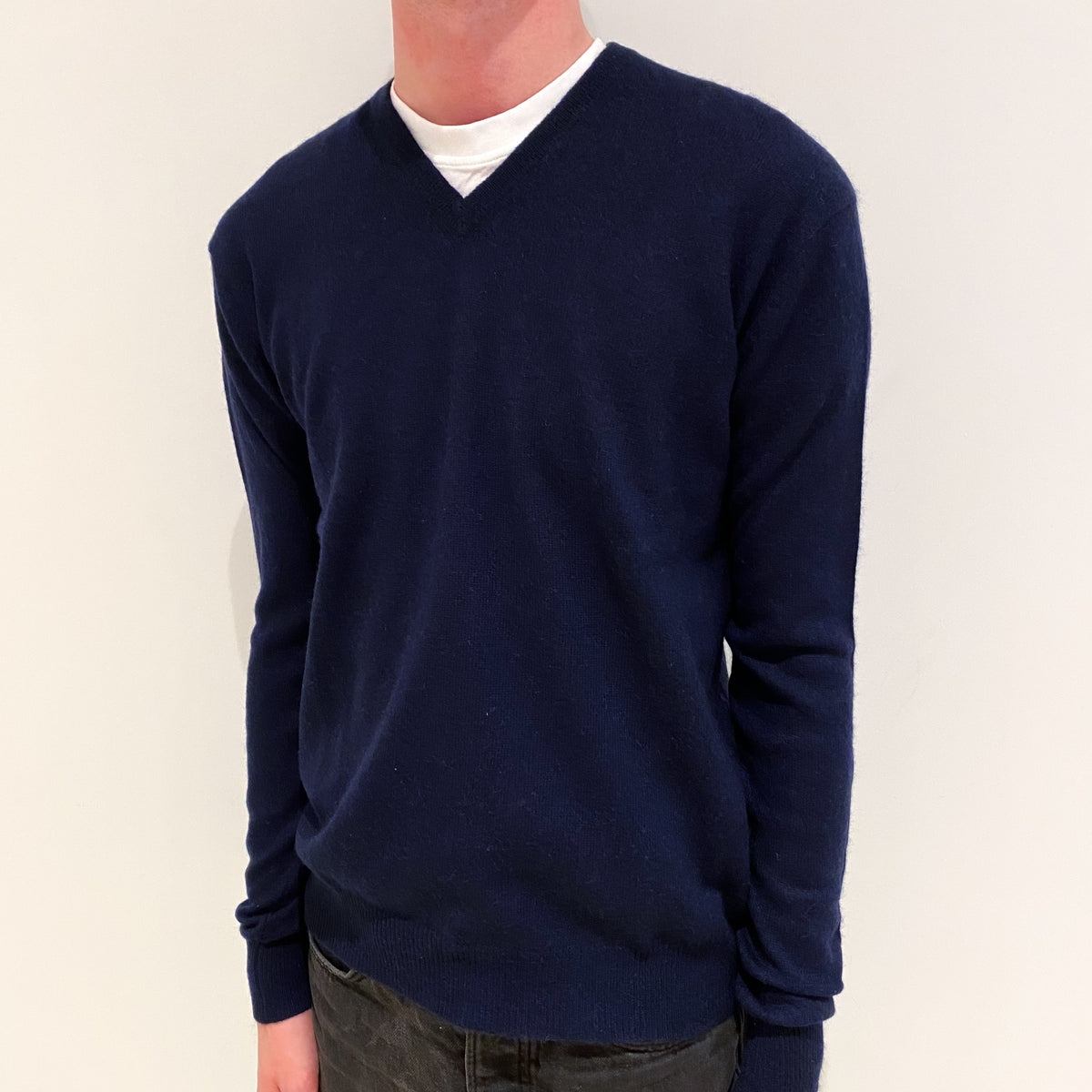 Men's Navy Blue Cashmere V-Neck Jumper Small