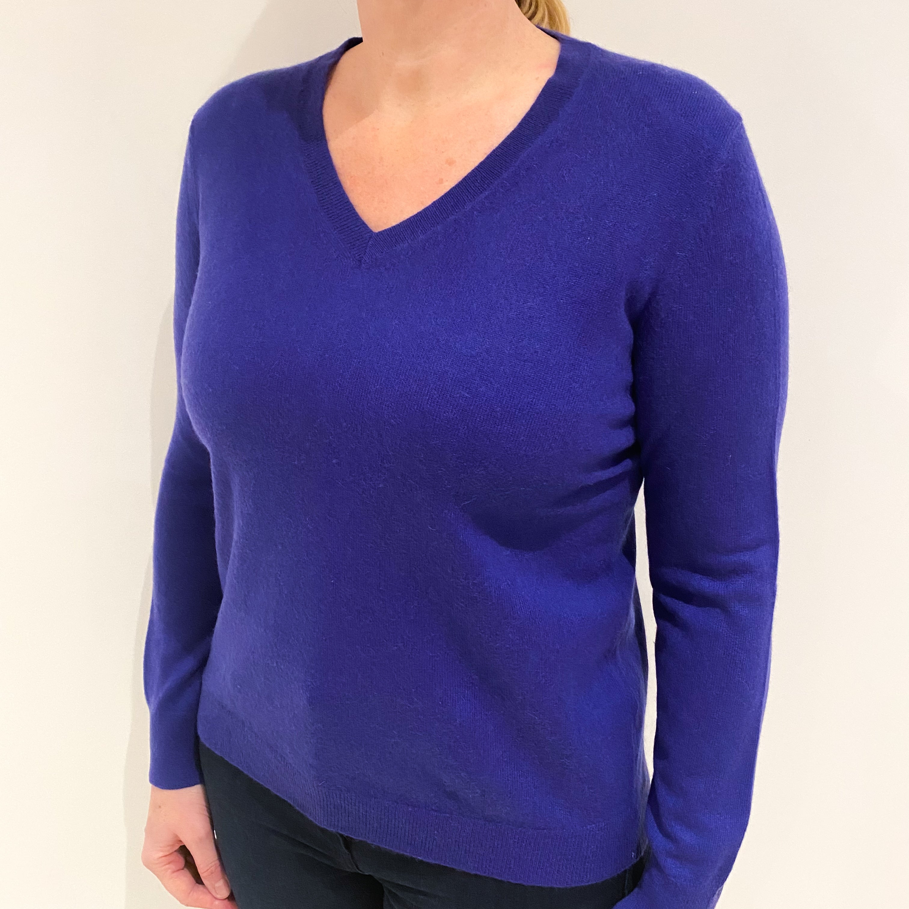 Pansy Purple Cashmere V Neck Jumper Large