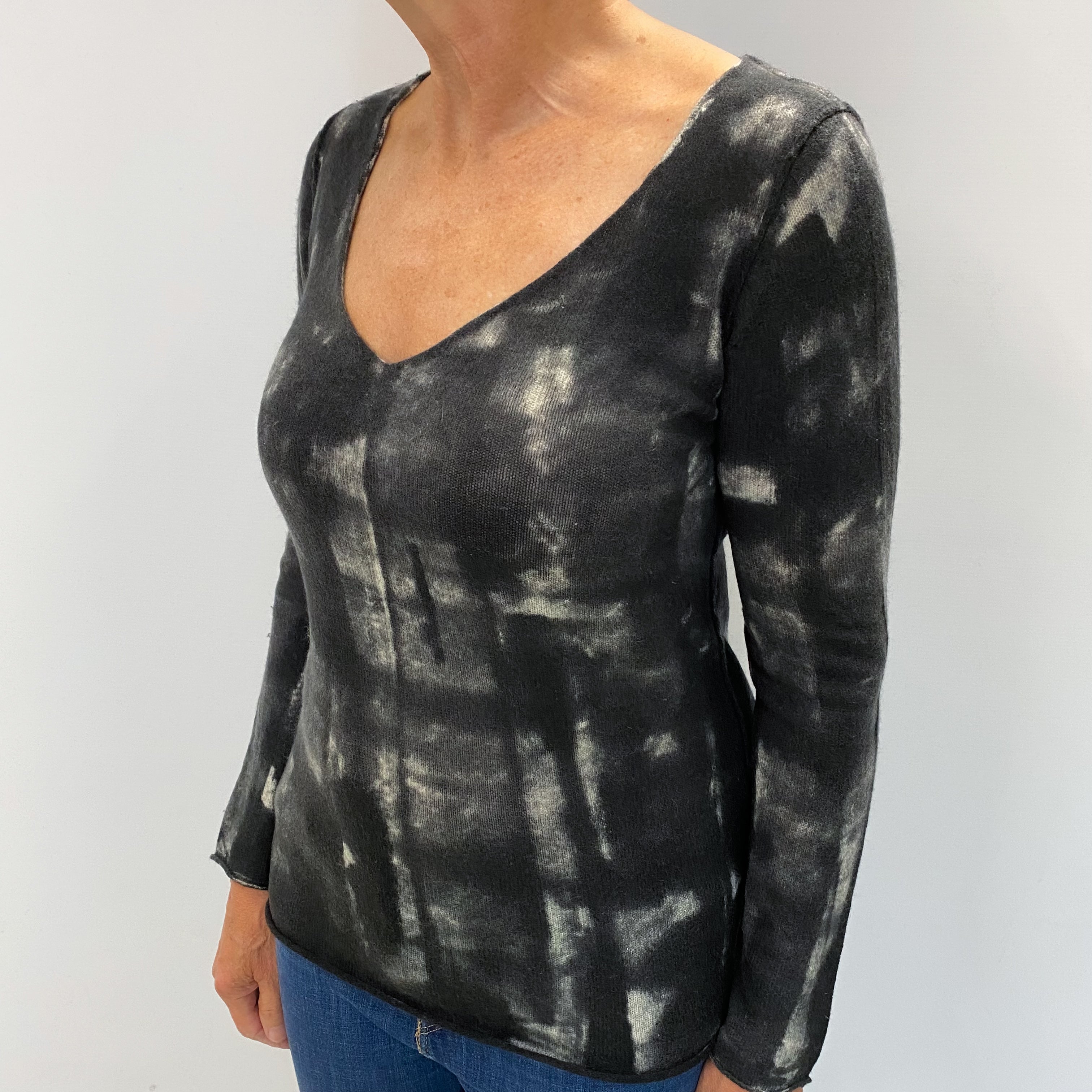 Black and White Patterned Cashmere Wide V Neck Jumper Medium