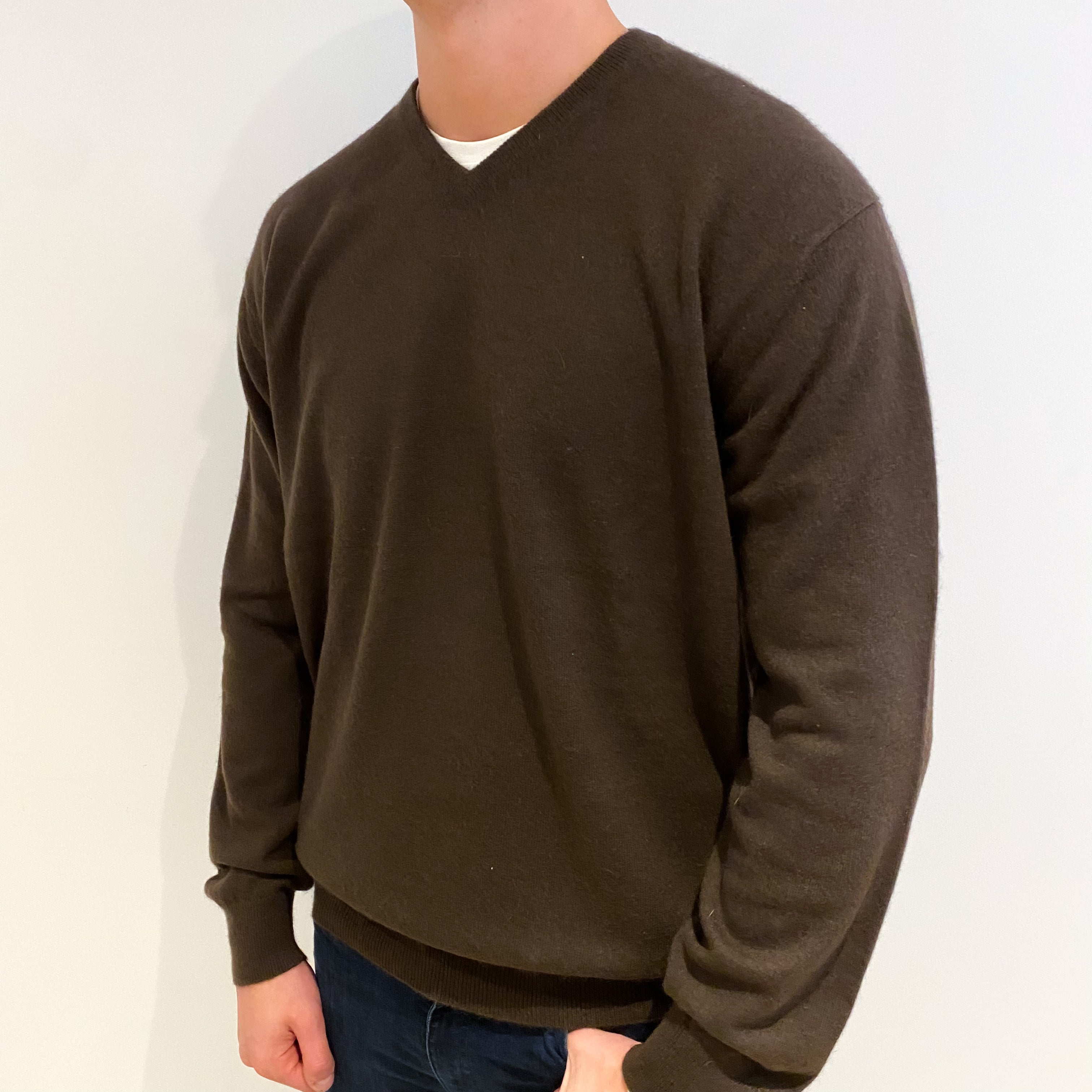 Men's Dark Chee Brown Cashmere V Neck Jumper XXL