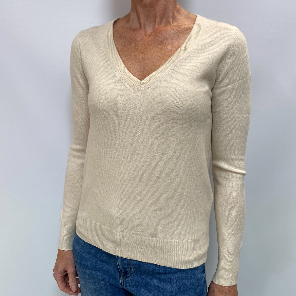 Vanilla Cream Cashmere V Neck Jumper Small