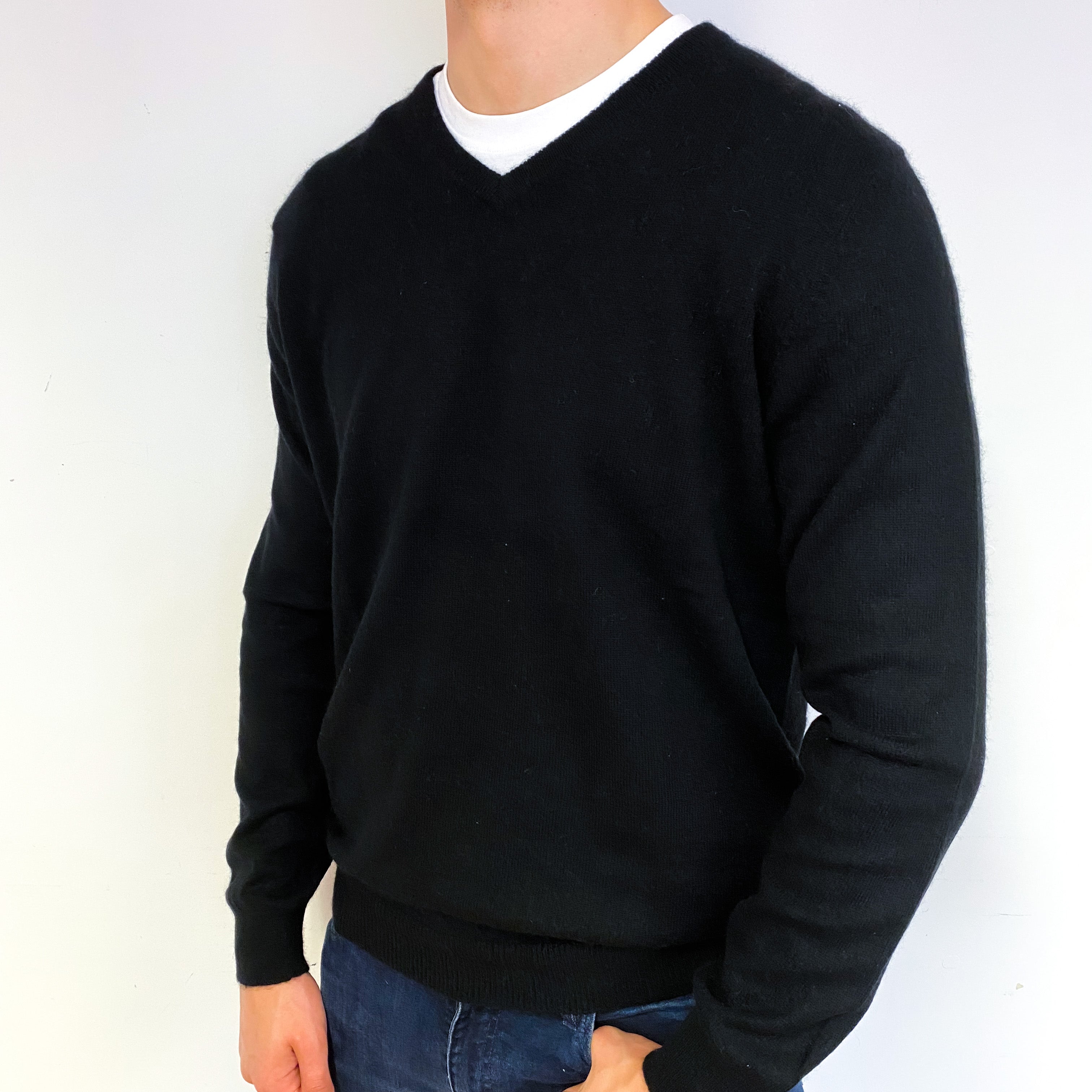 Men's Black Cashmere V-Neck Jumper Extra Large