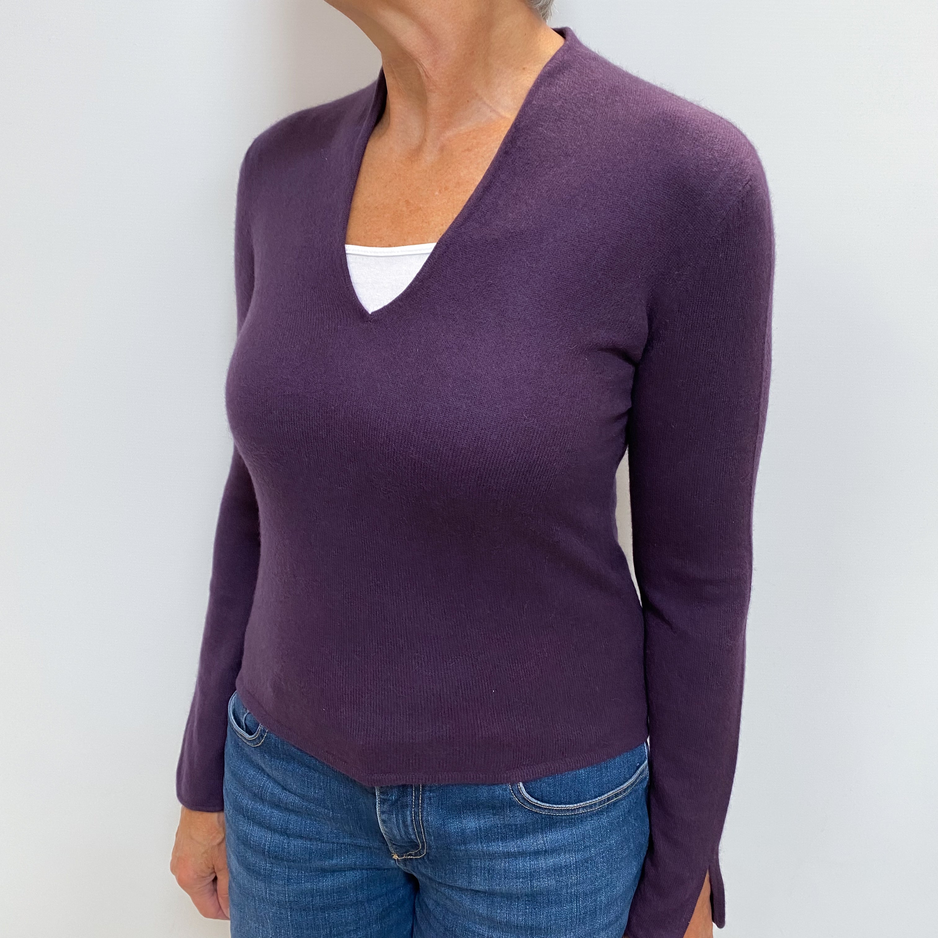 Neiman Marcus Blueberry Purple Cashmere V Neck Jumper Medium
