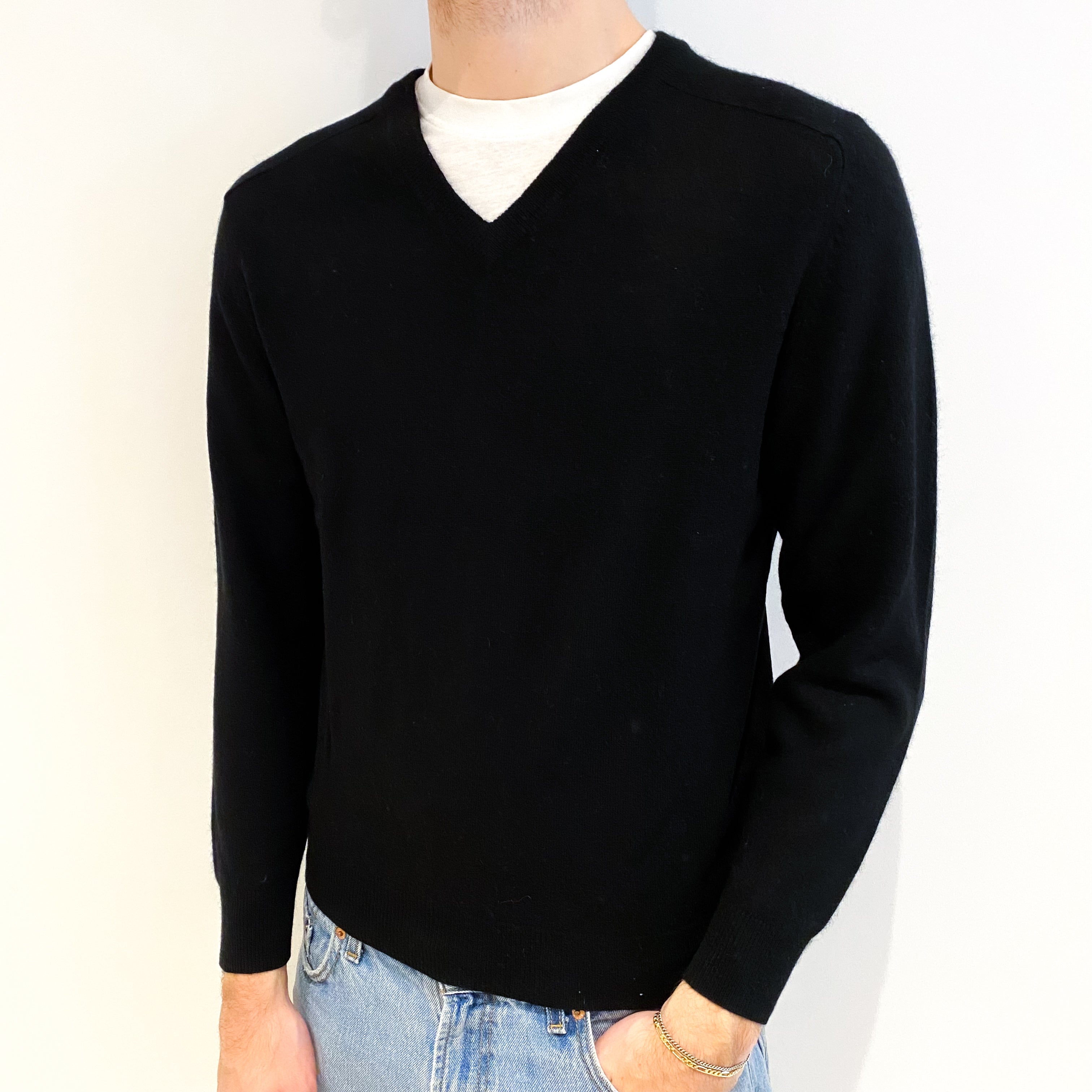 Men's Black Cashmere V Neck Jumper Large