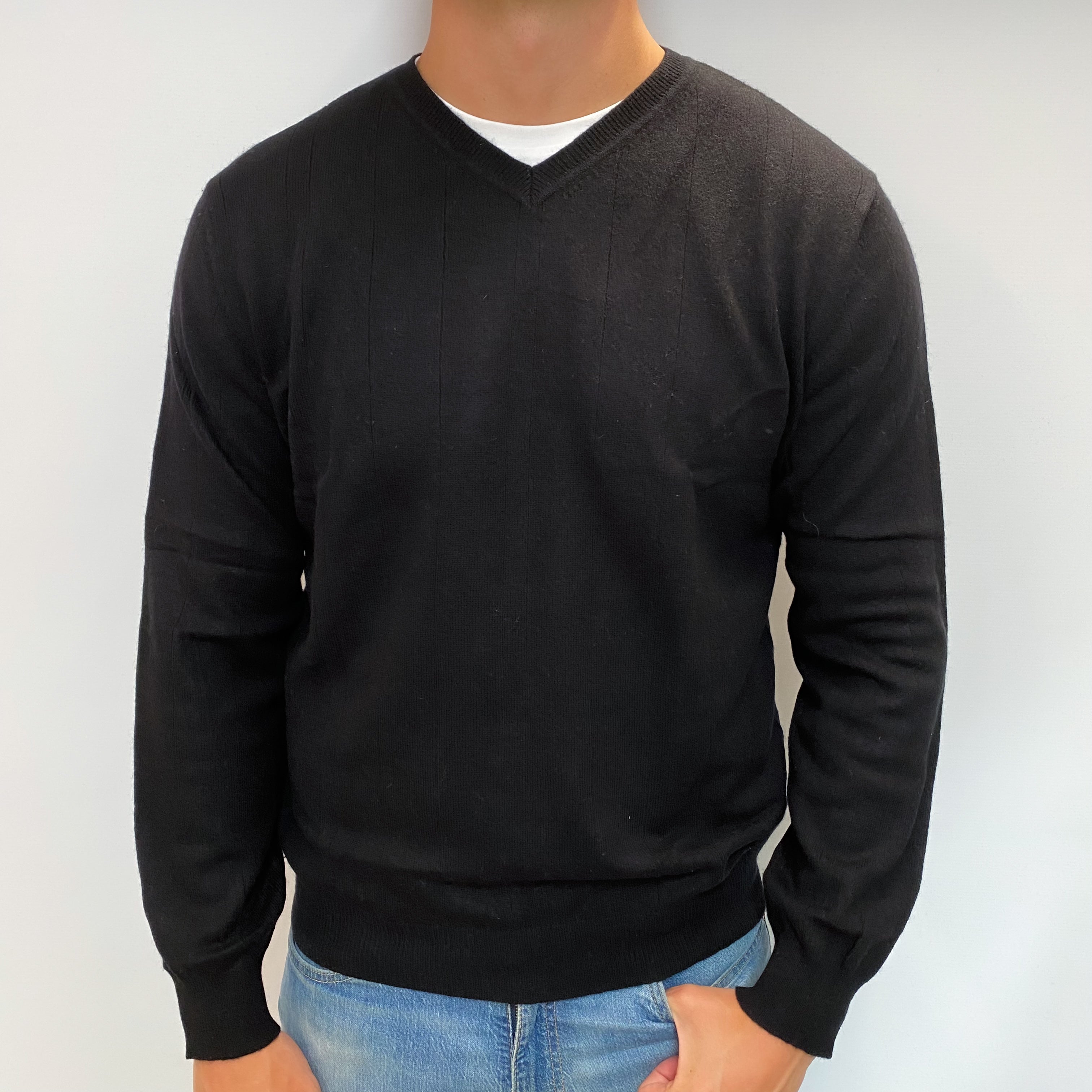 Men's Black Cashmere V Neck Jumper XL