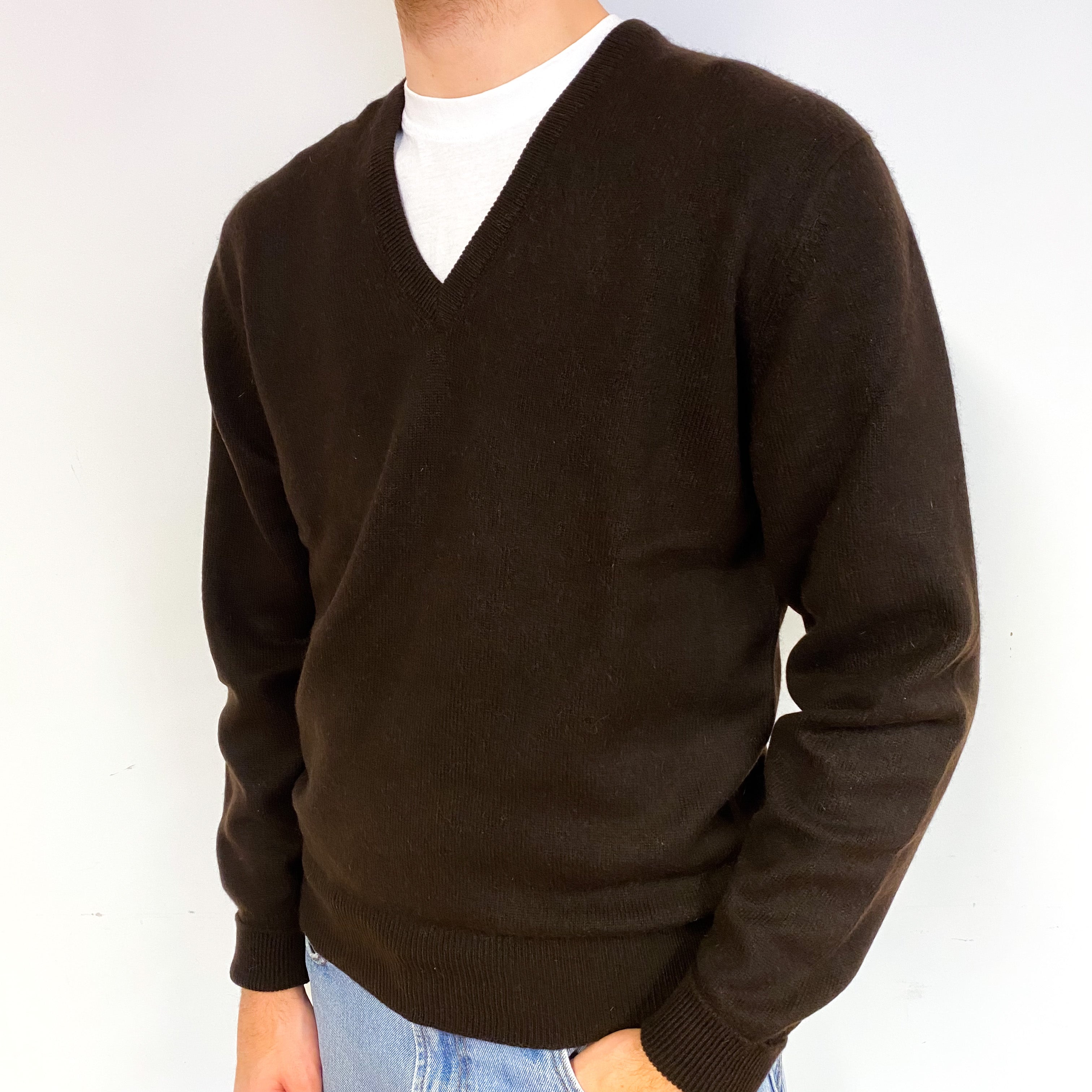 Men's Scottish Peppercorn Brown Cashmere V-Neck Jumper Large