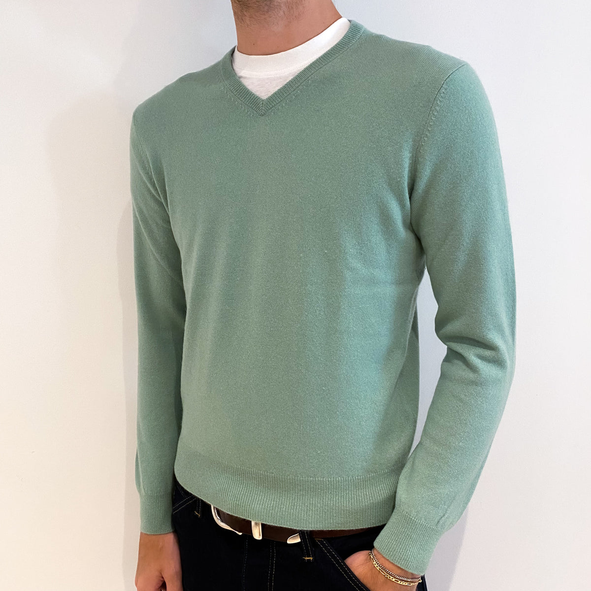 Men's Spring Green Cashmere V-Neck Jumper Medium
