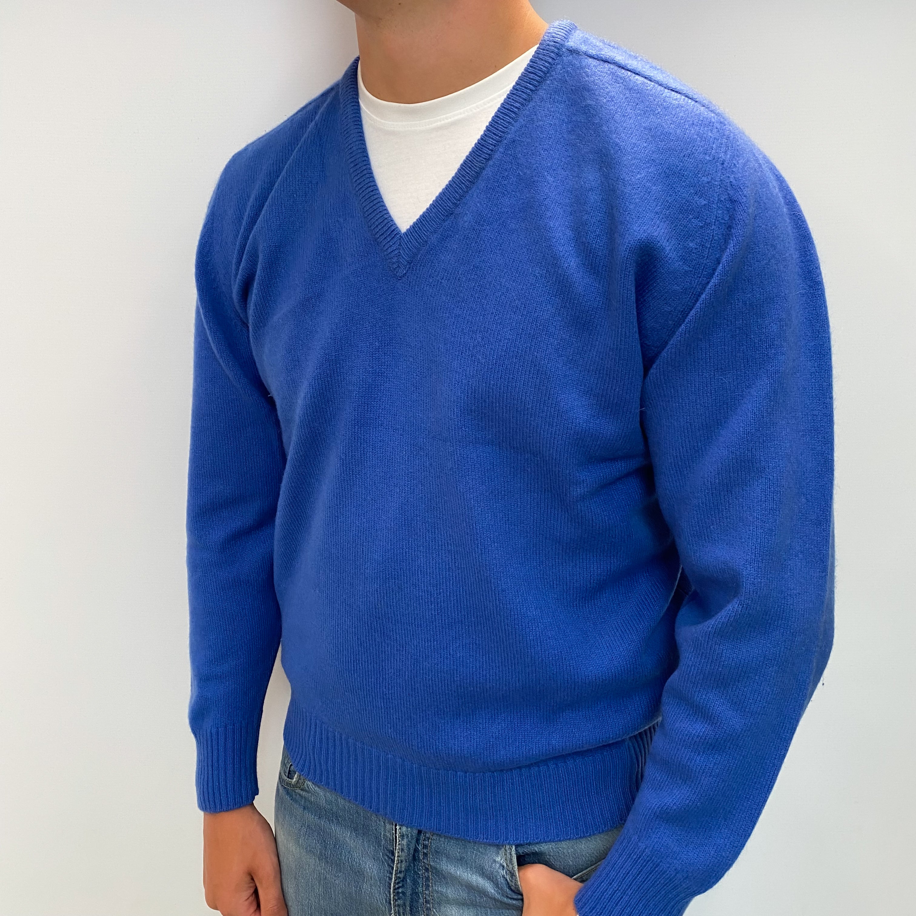 Men's Scottish Azure Blue Cashmere V Neck Jumper XXL
