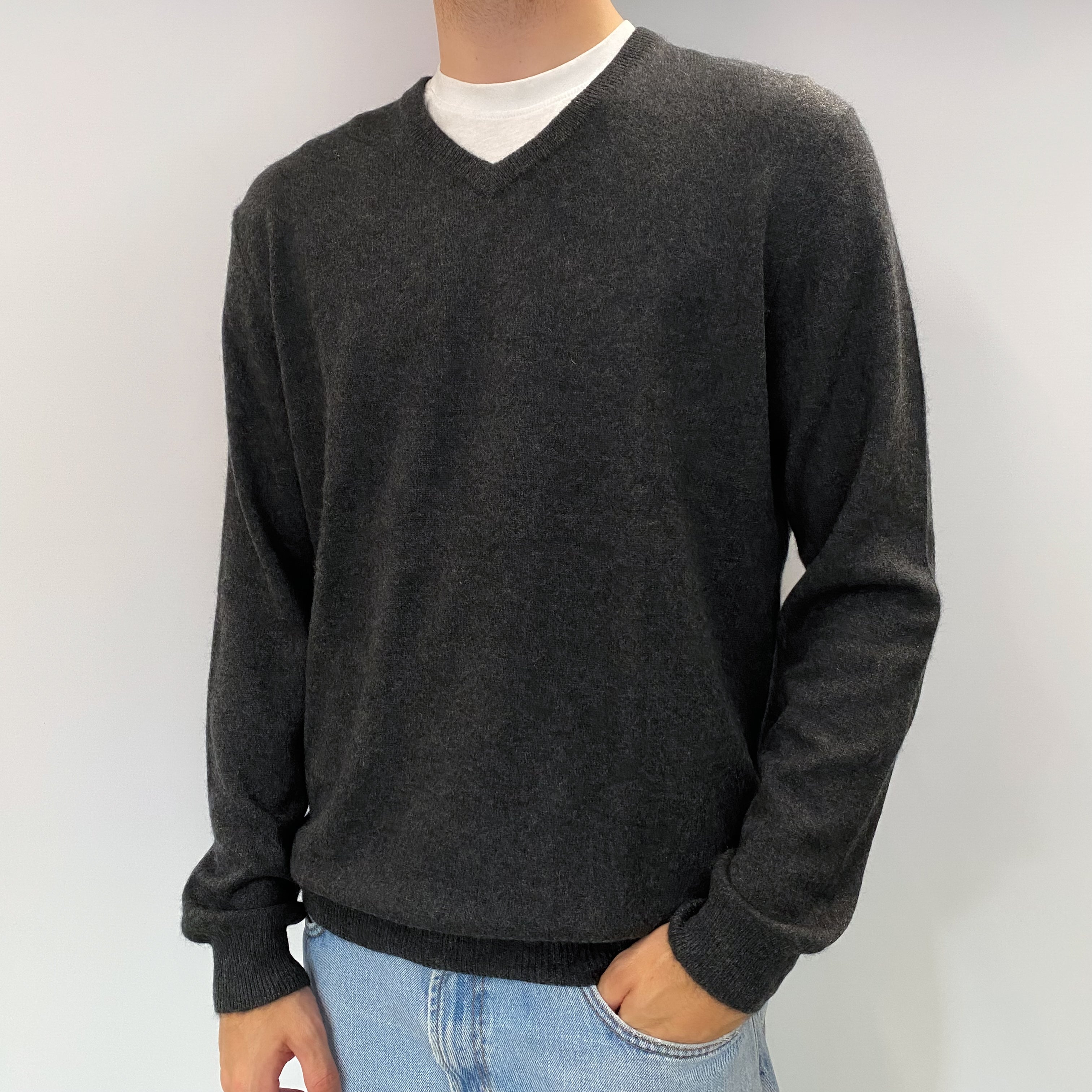 Men's Charcoal Grey Cashmere V Neck Jumper Large