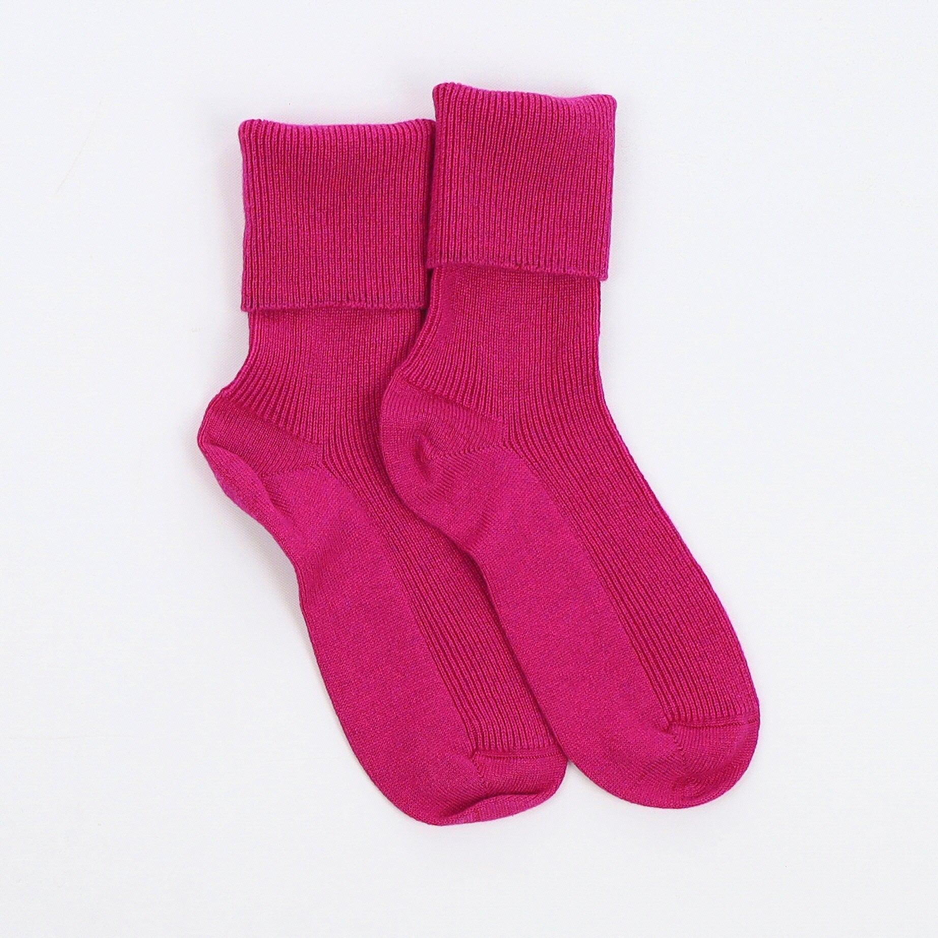 Brand New Scottish Cherry Pink Ladies Cashmere Every Day Socks