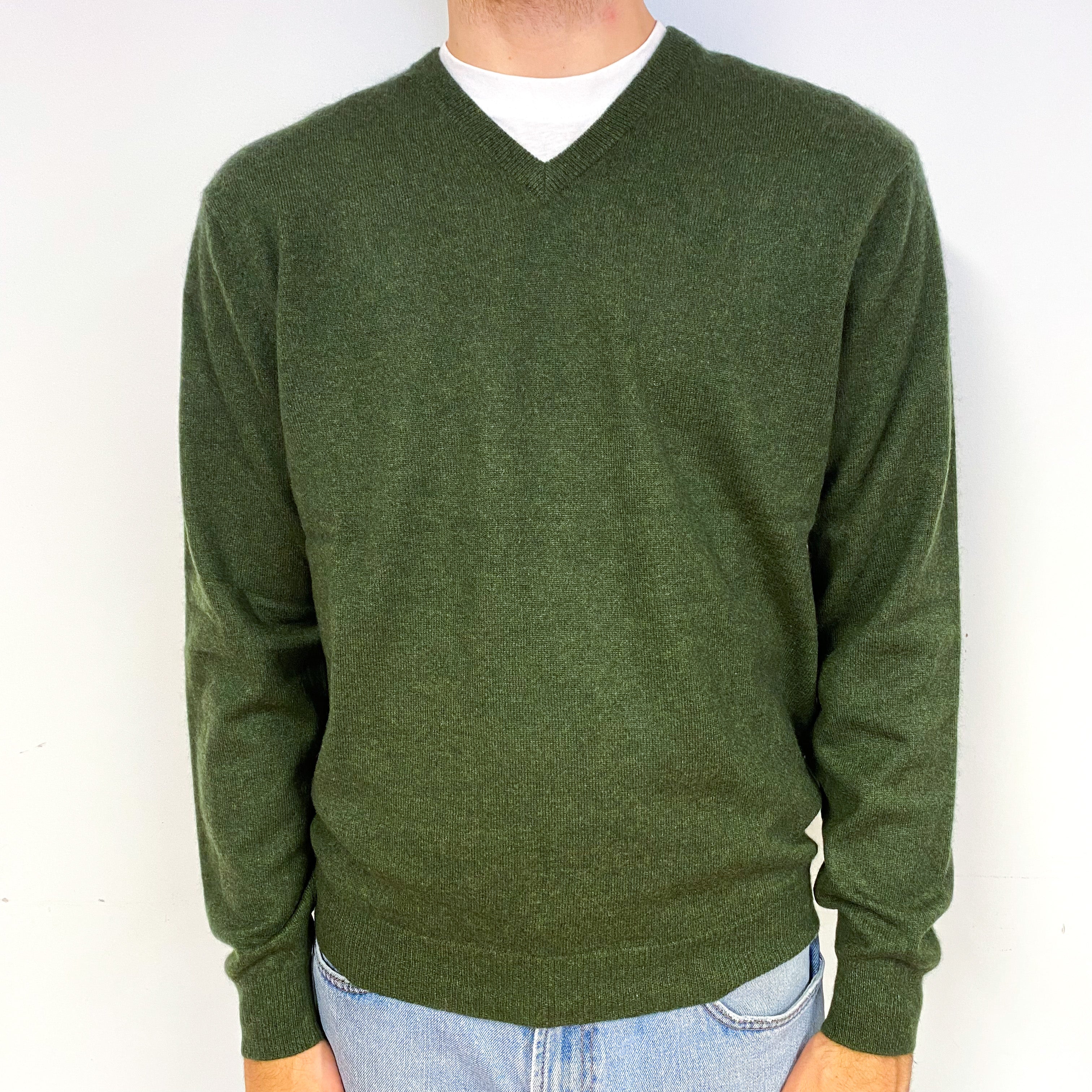 Men's Seaweed Green Cashmere V-Neck Jumper Medium