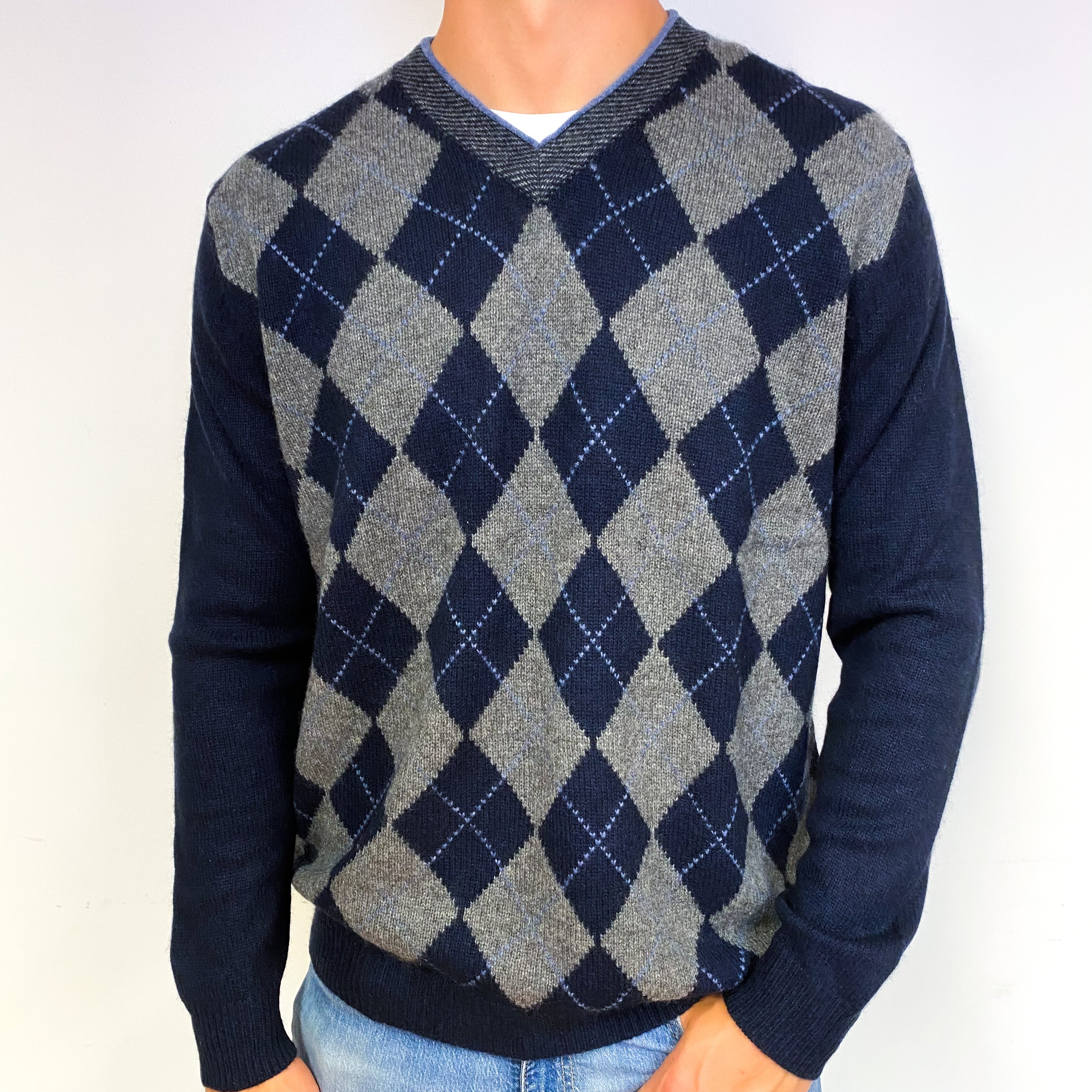 Men's Blue Grey Argyle Cashmere V-Neck Jumper Extra Large