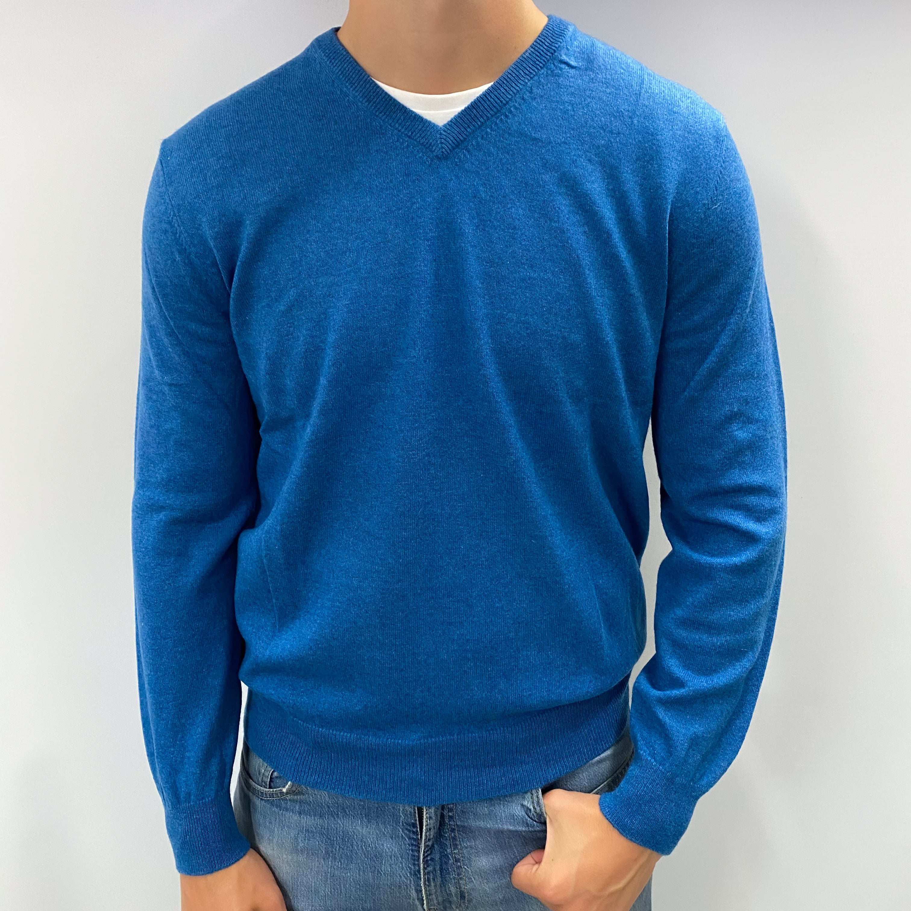 Men's Mediterranean Blue Cashmere V Neck Jumper XL
