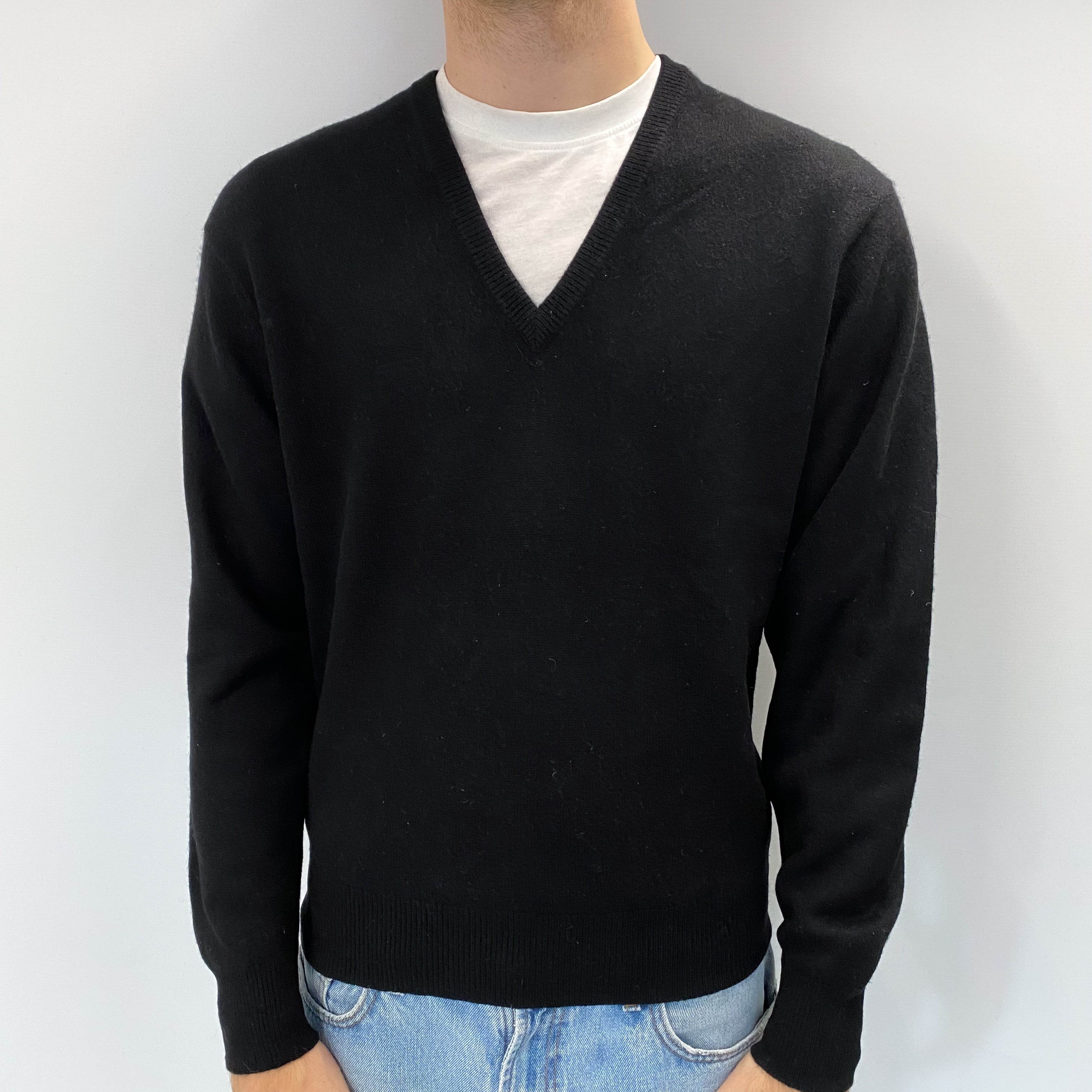 Men's British Vintage Black Cashmere V Neck Jumper Medium