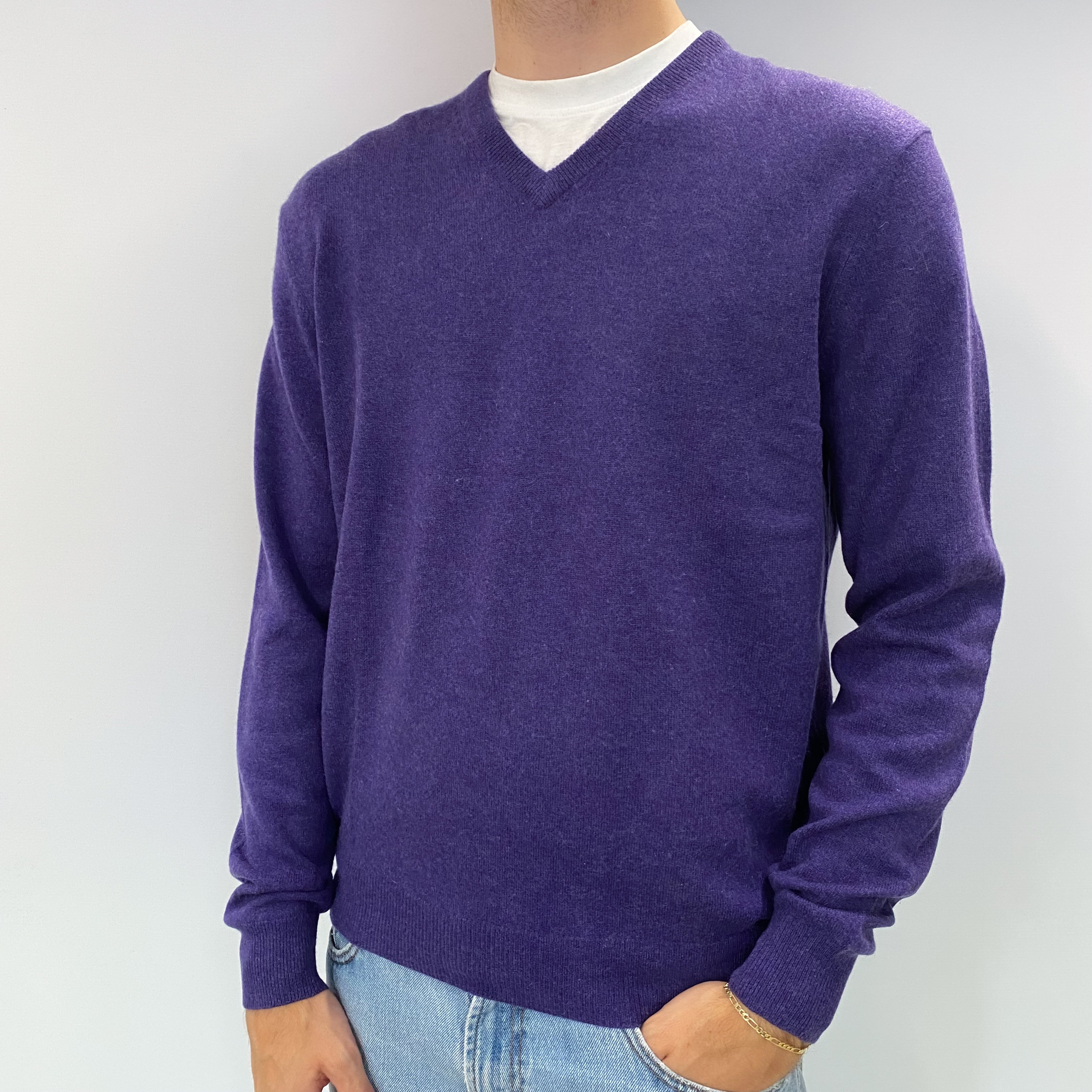 Men's Amethyst Purple Cashmere V Neck Jumper Large