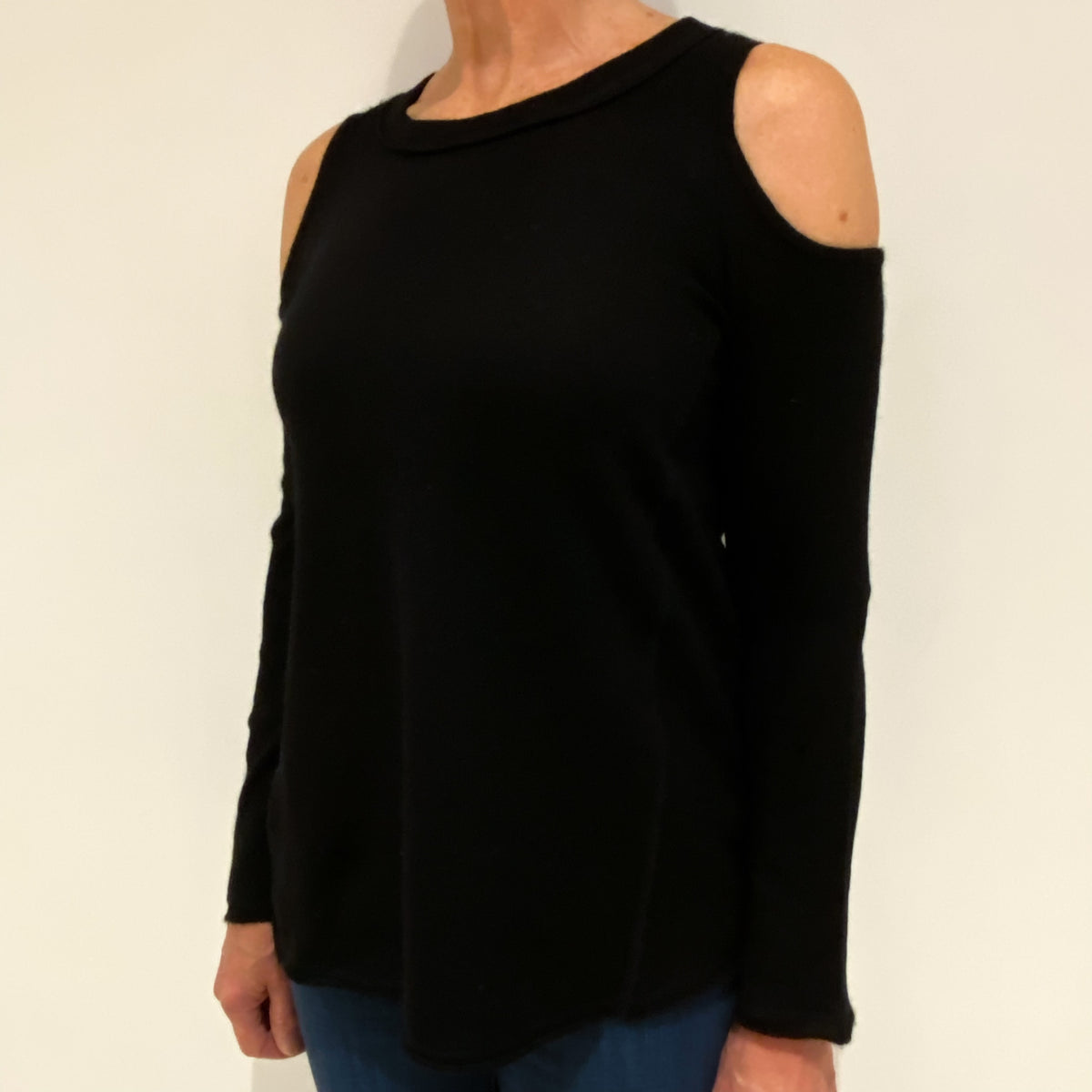 Black Open Shoulder Cashmere Crew Neck Jumper Medium