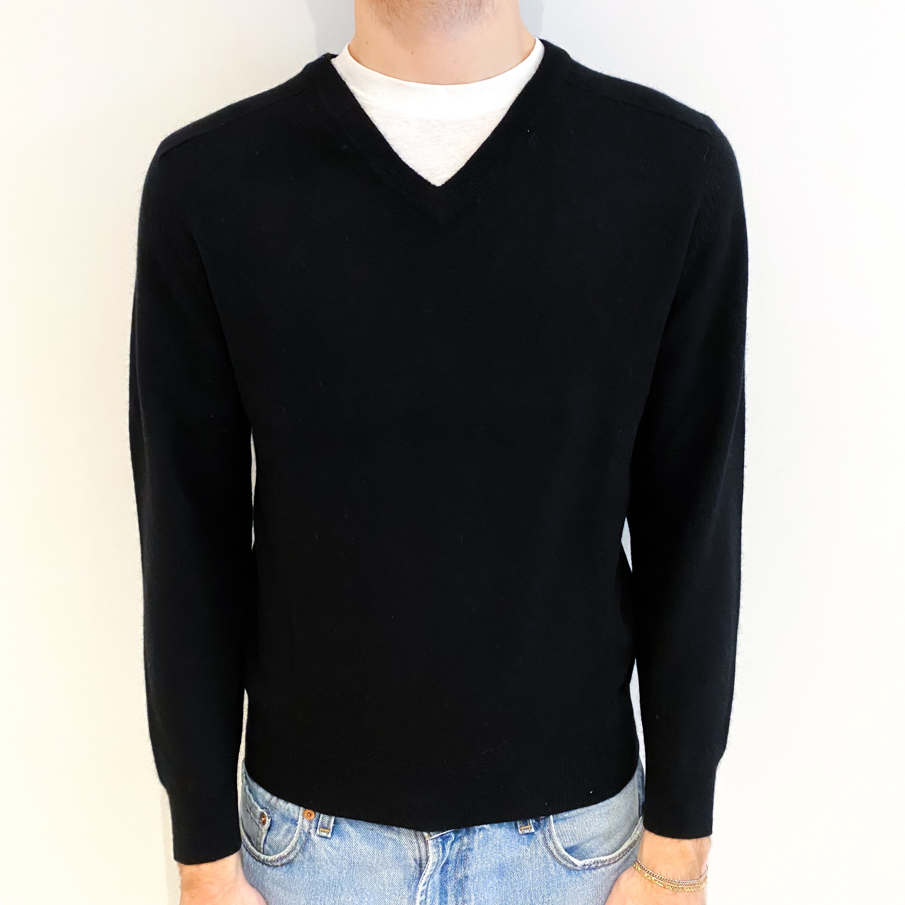 Men's Black Cashmere V Neck Jumper Large