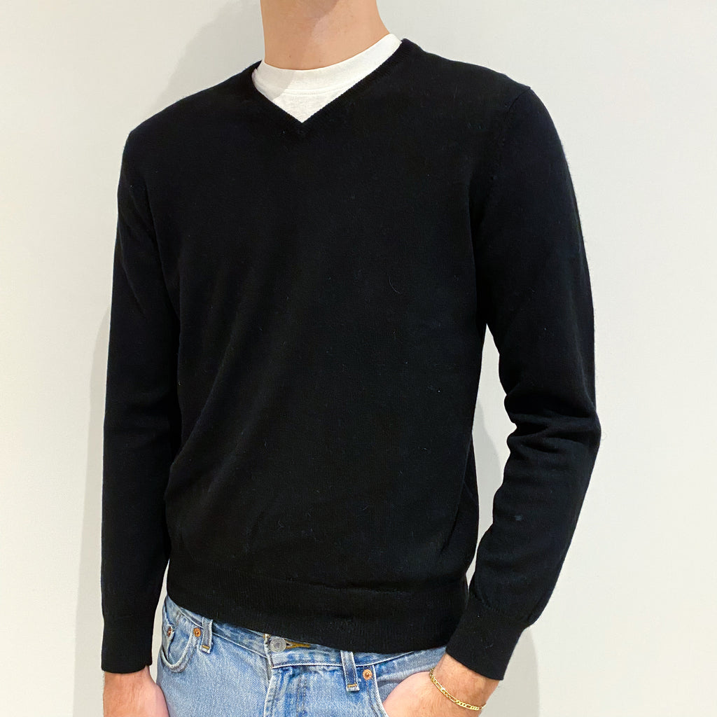 Men's Black Cashmere V-Neck Jumper Large