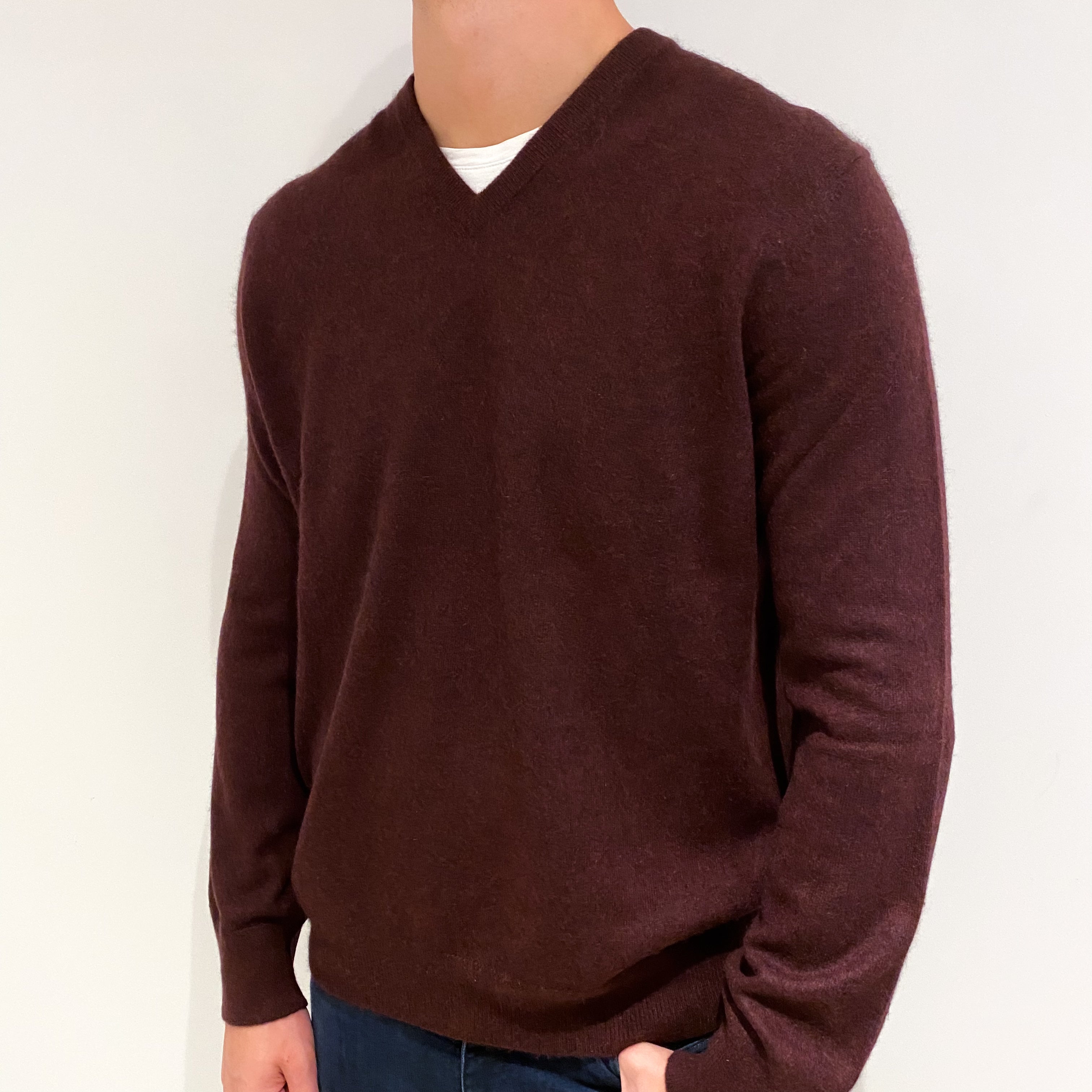 Men's Vince Deep Burgundy Cashmere V-Neck Jumper Extra Large