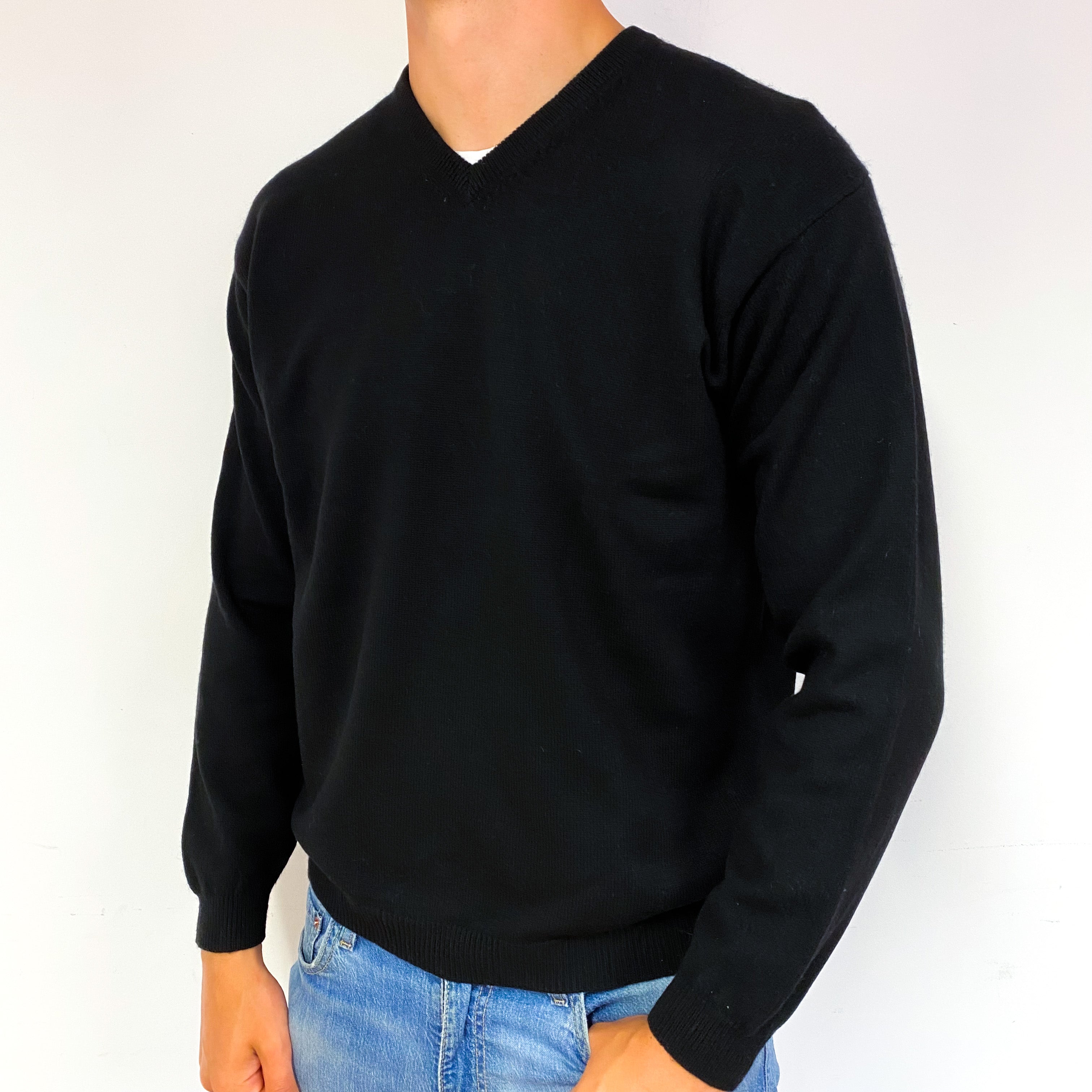 Men's Black Cashmere V-Neck Jumper Extra Large