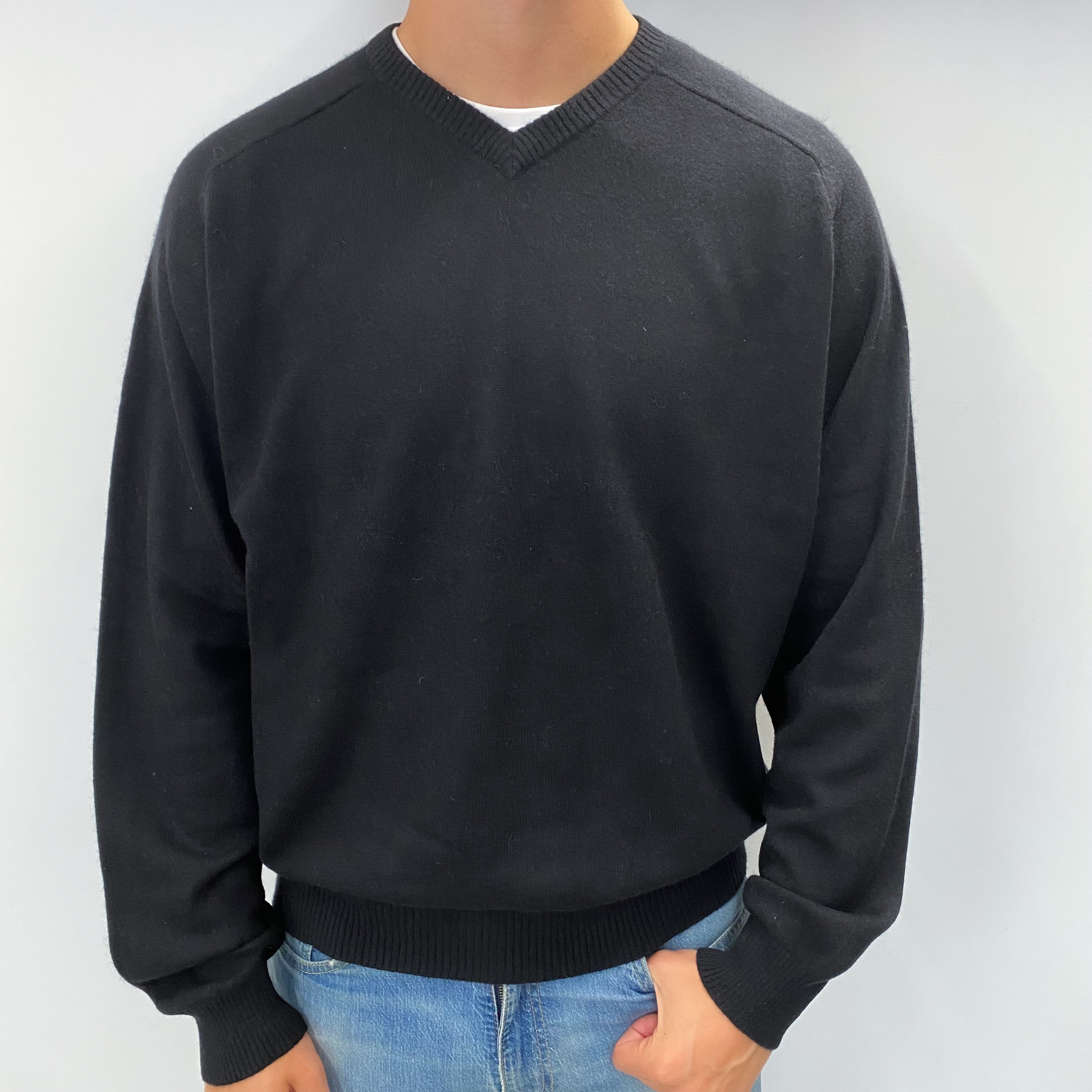 Men's Black Cashmere V Neck Jumper XXL