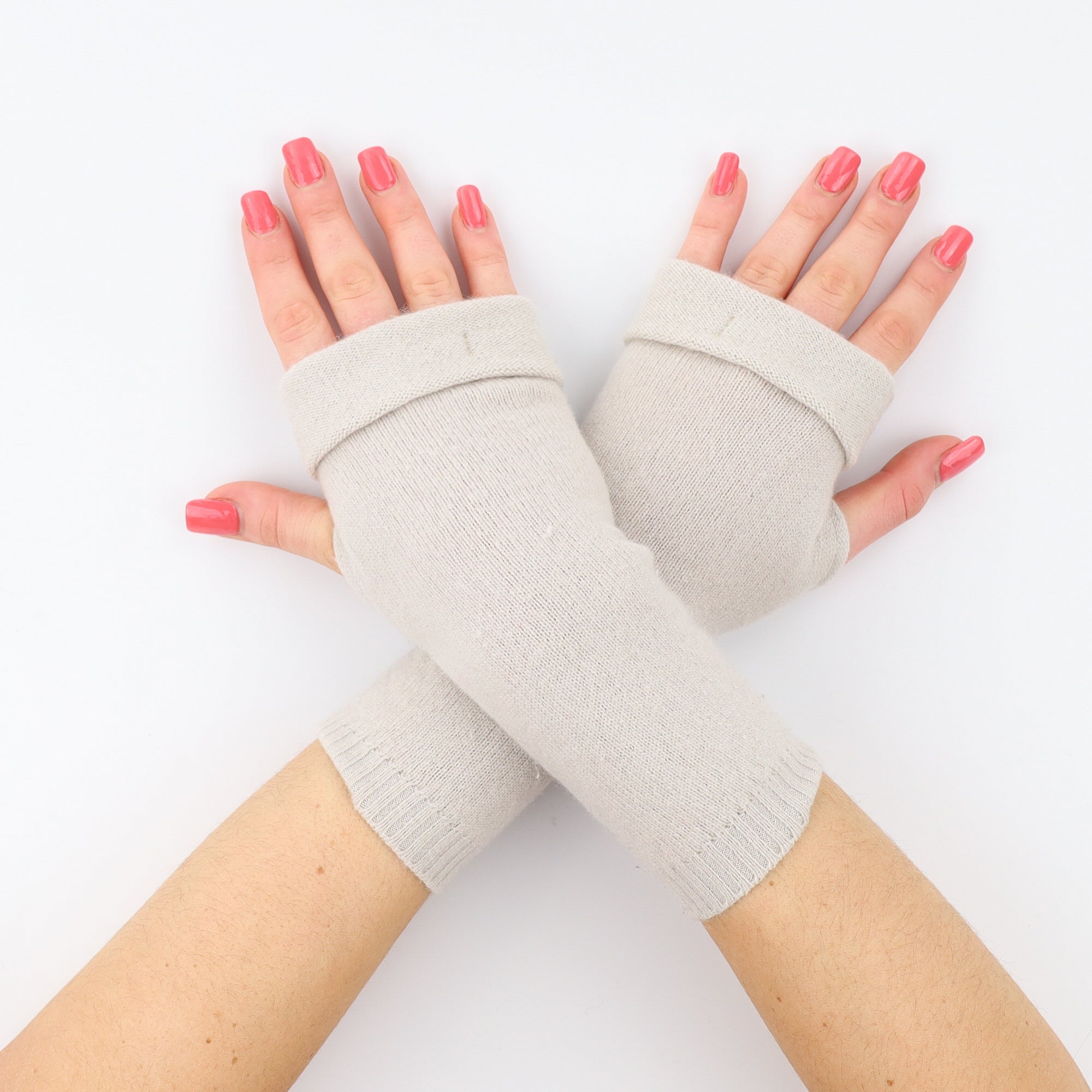 Pale Oatmeal Fingerless Gloves