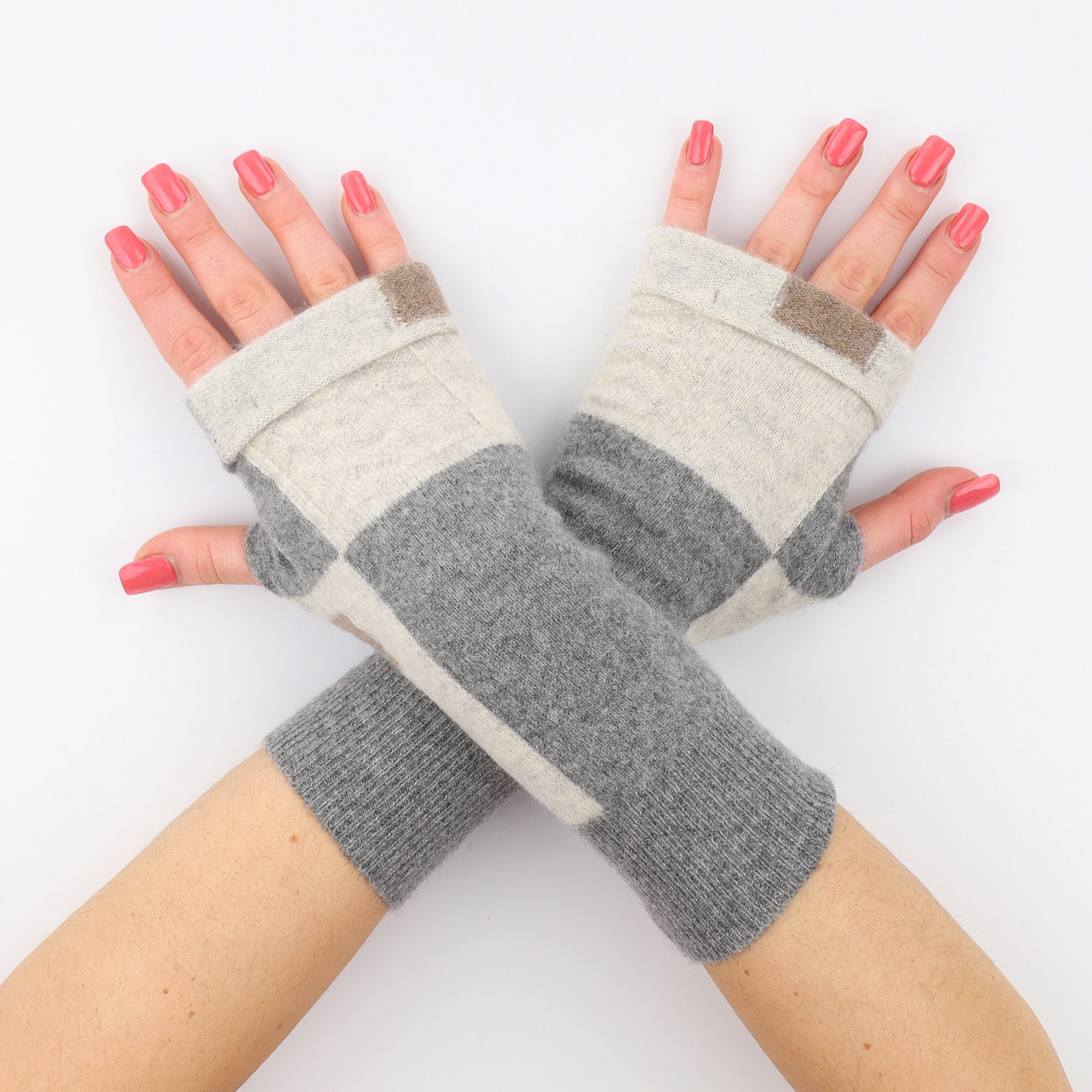 Grey and Oatmeal Zigzag Stitch Detail Fingerless Gloves