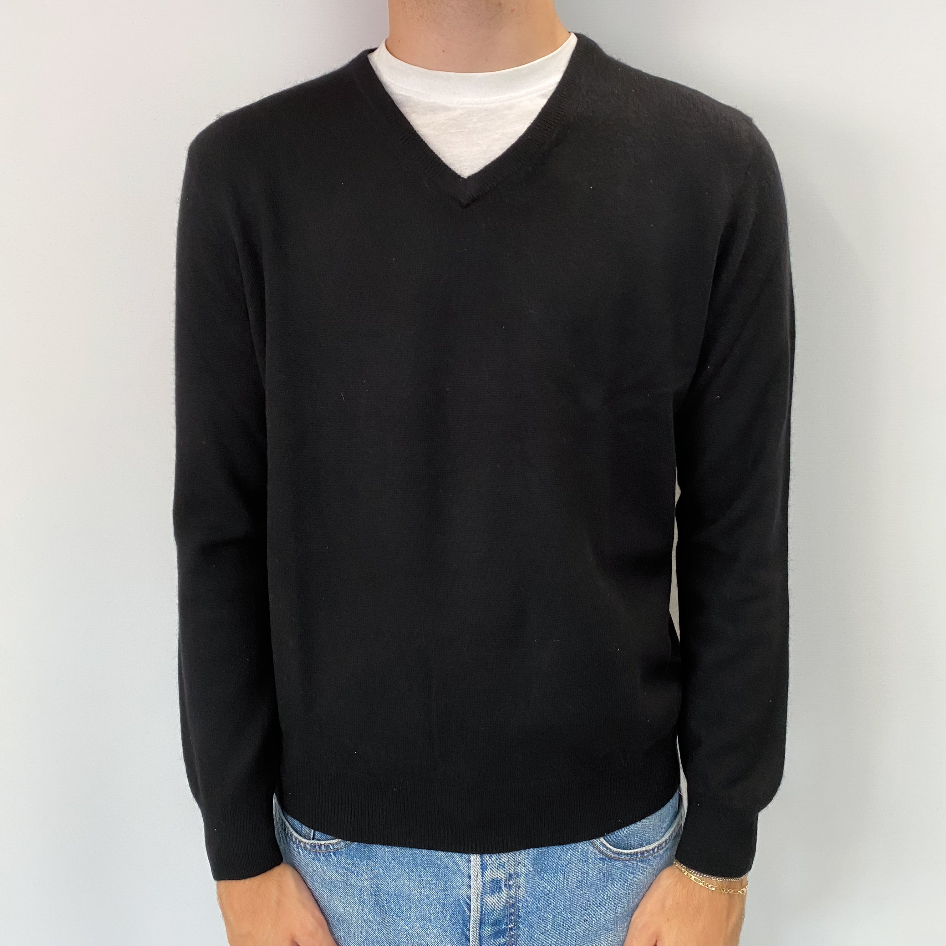 Men's Black Cashmere V Neck Jumper Large