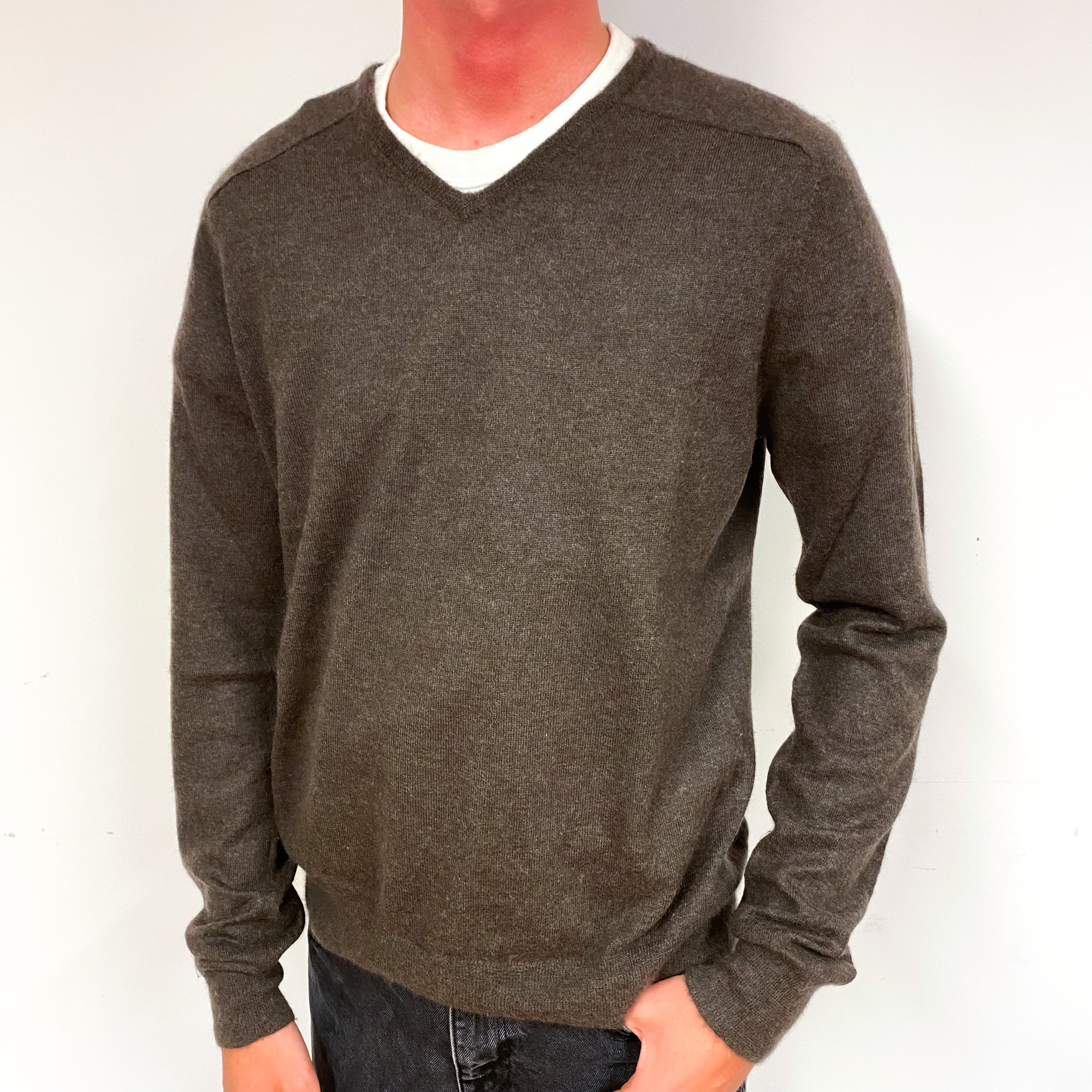 Men's Mole Brown Lightweight Cashmere V-Neck Jumper Small