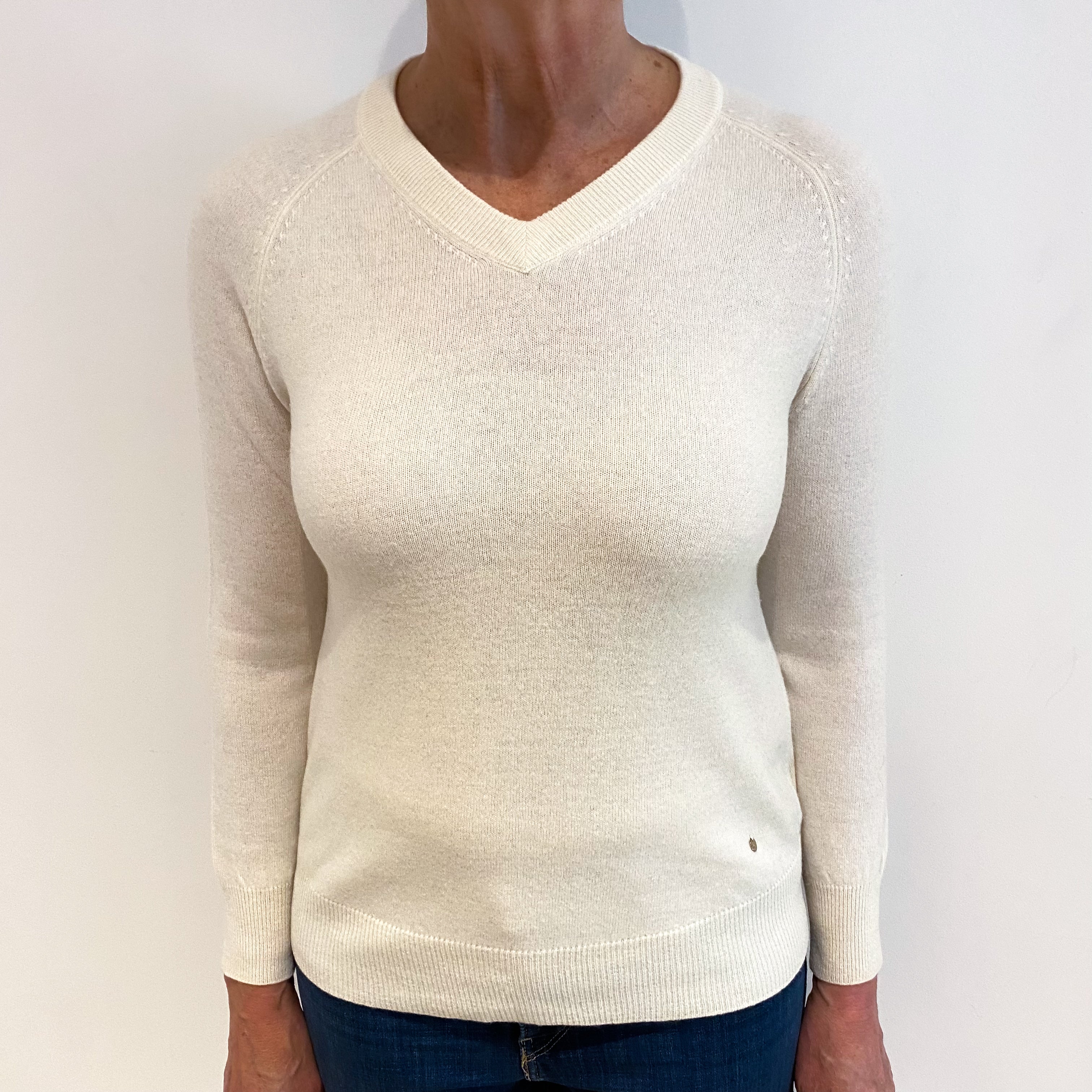 Vanilla Cream Cashmere V Neck Jumper Medium